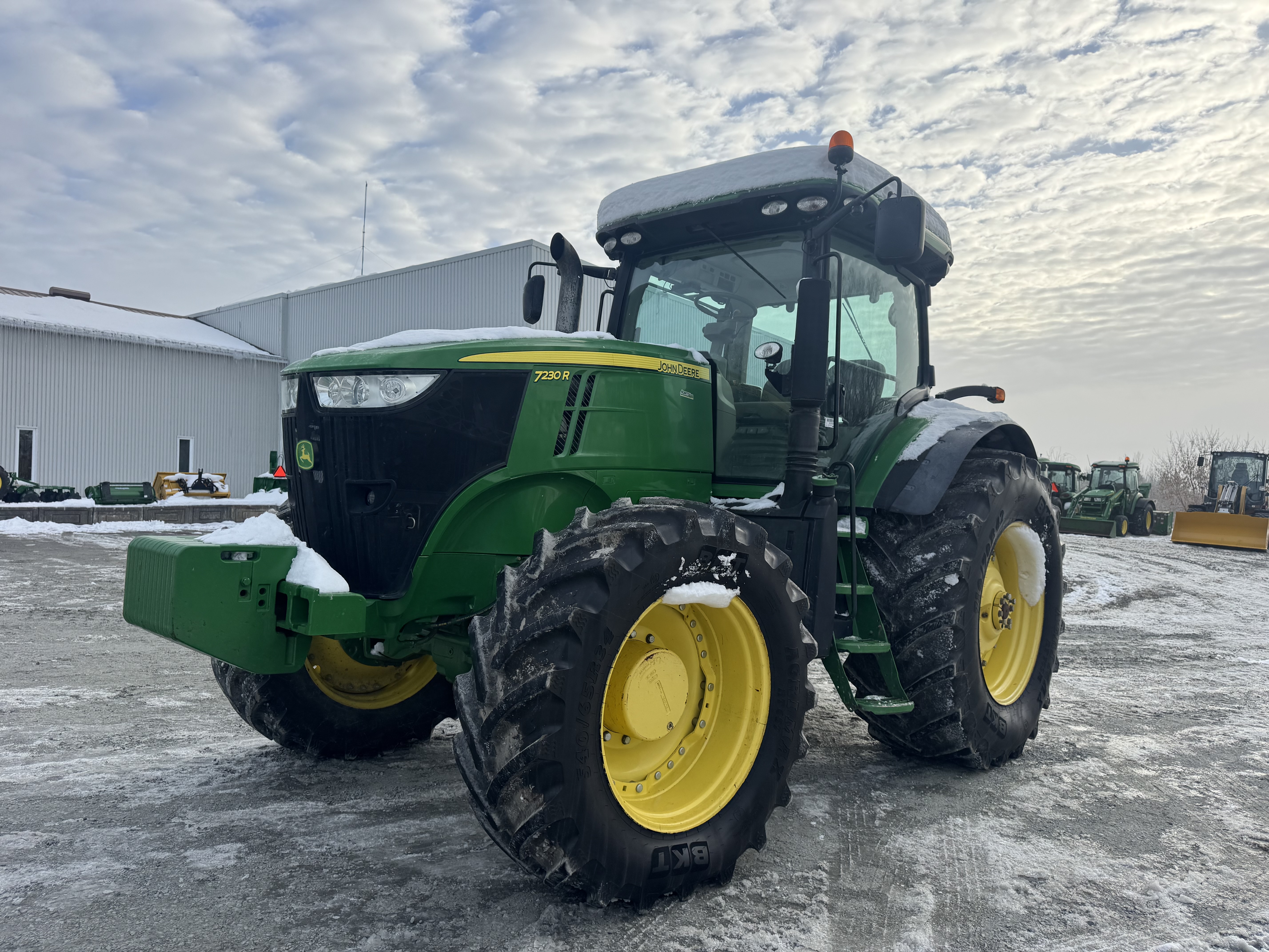 John Deere 7230R