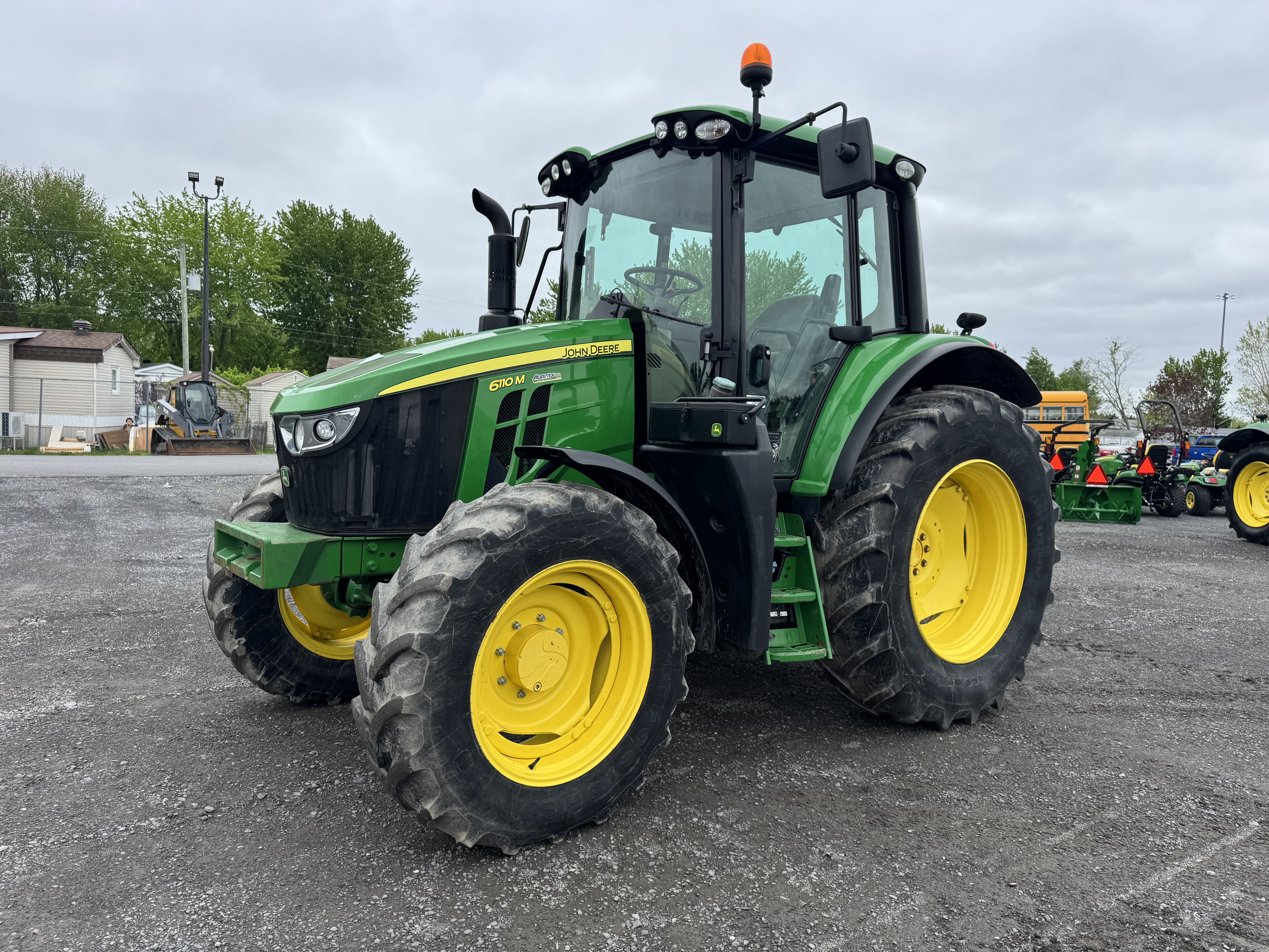 John Deere 6110M