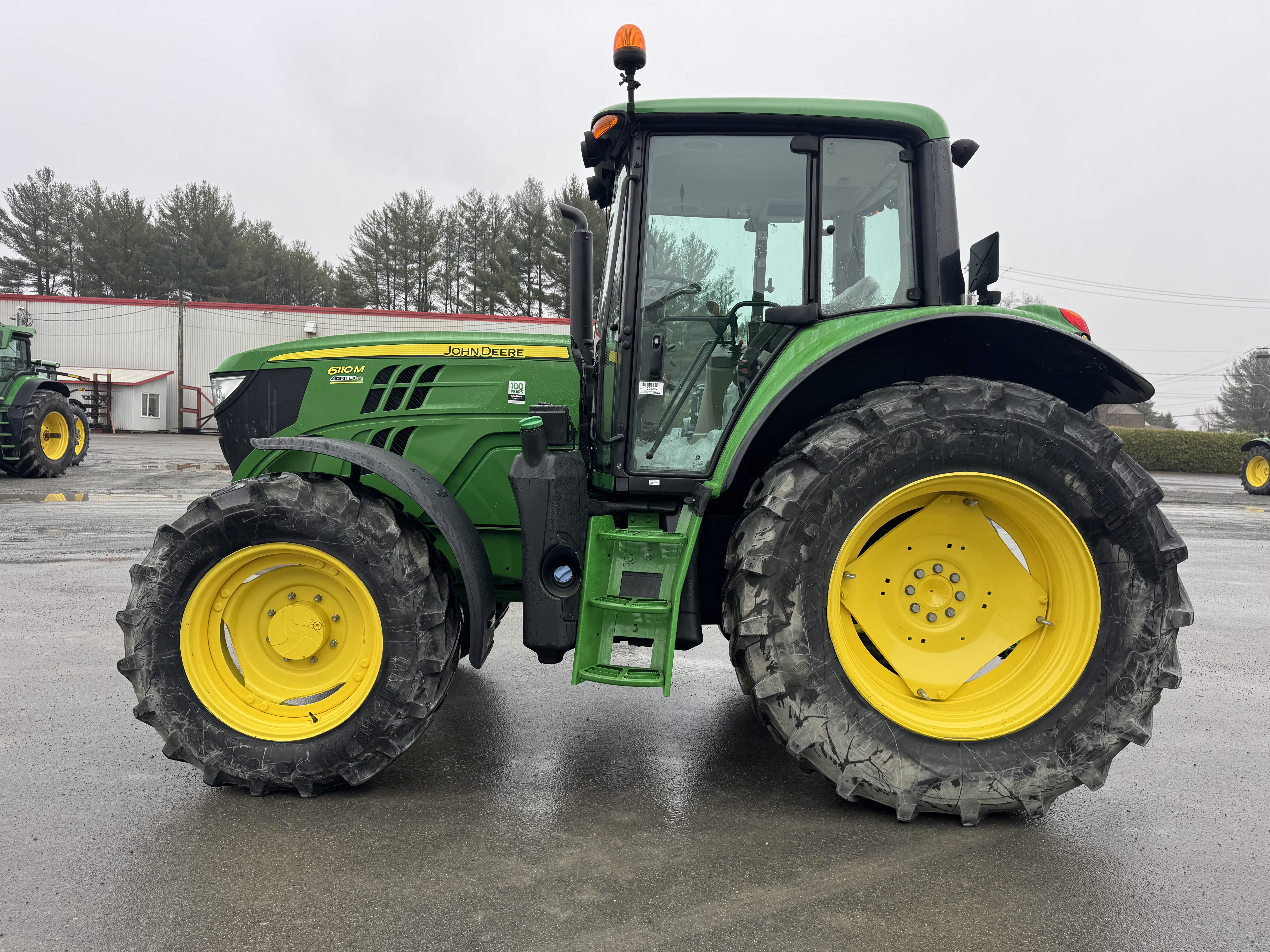 John Deere 6110M