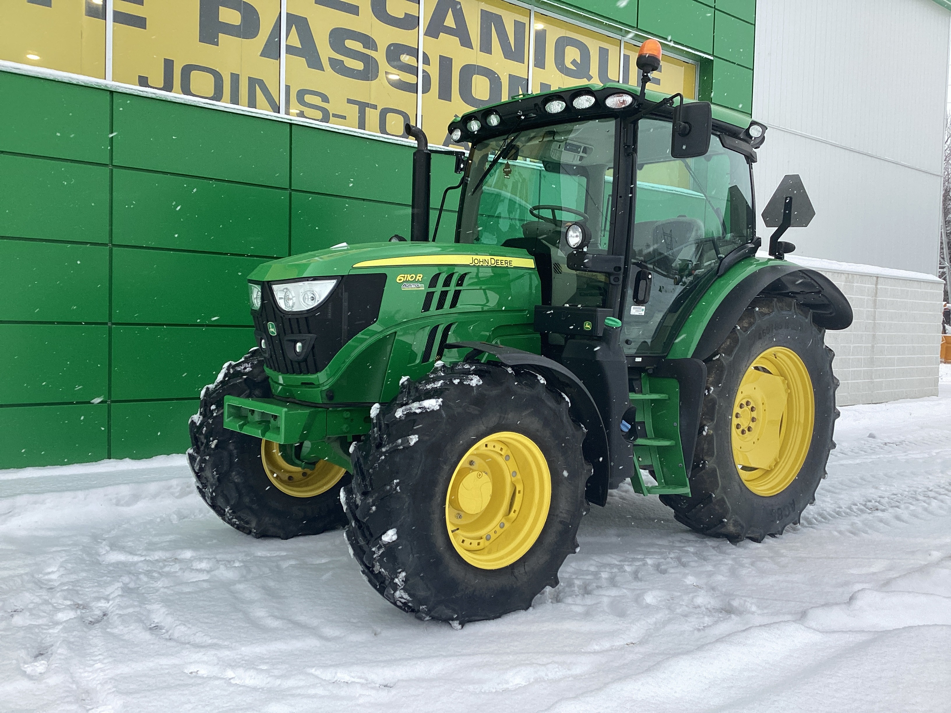 John Deere 6110R