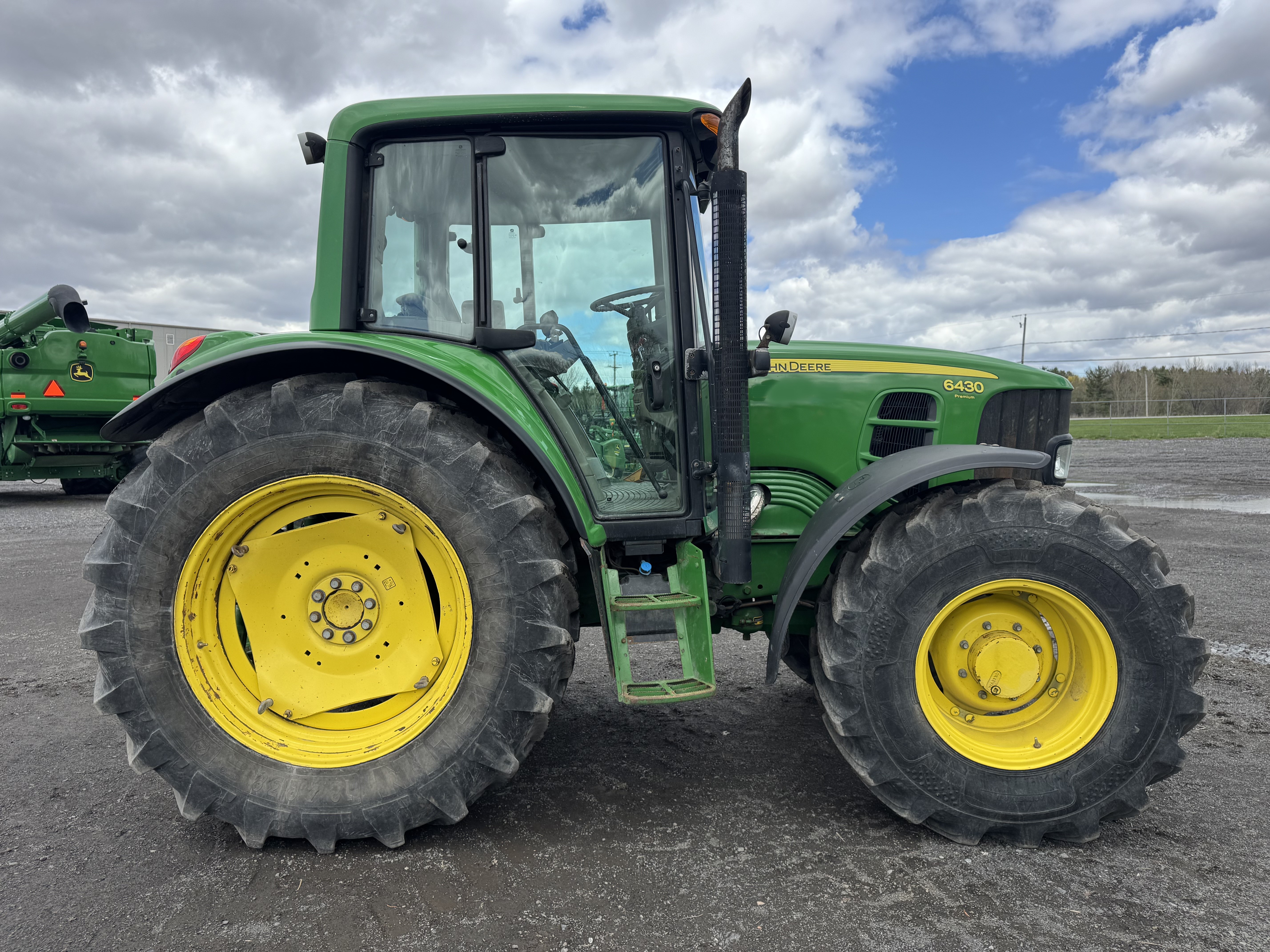 John Deere 6430