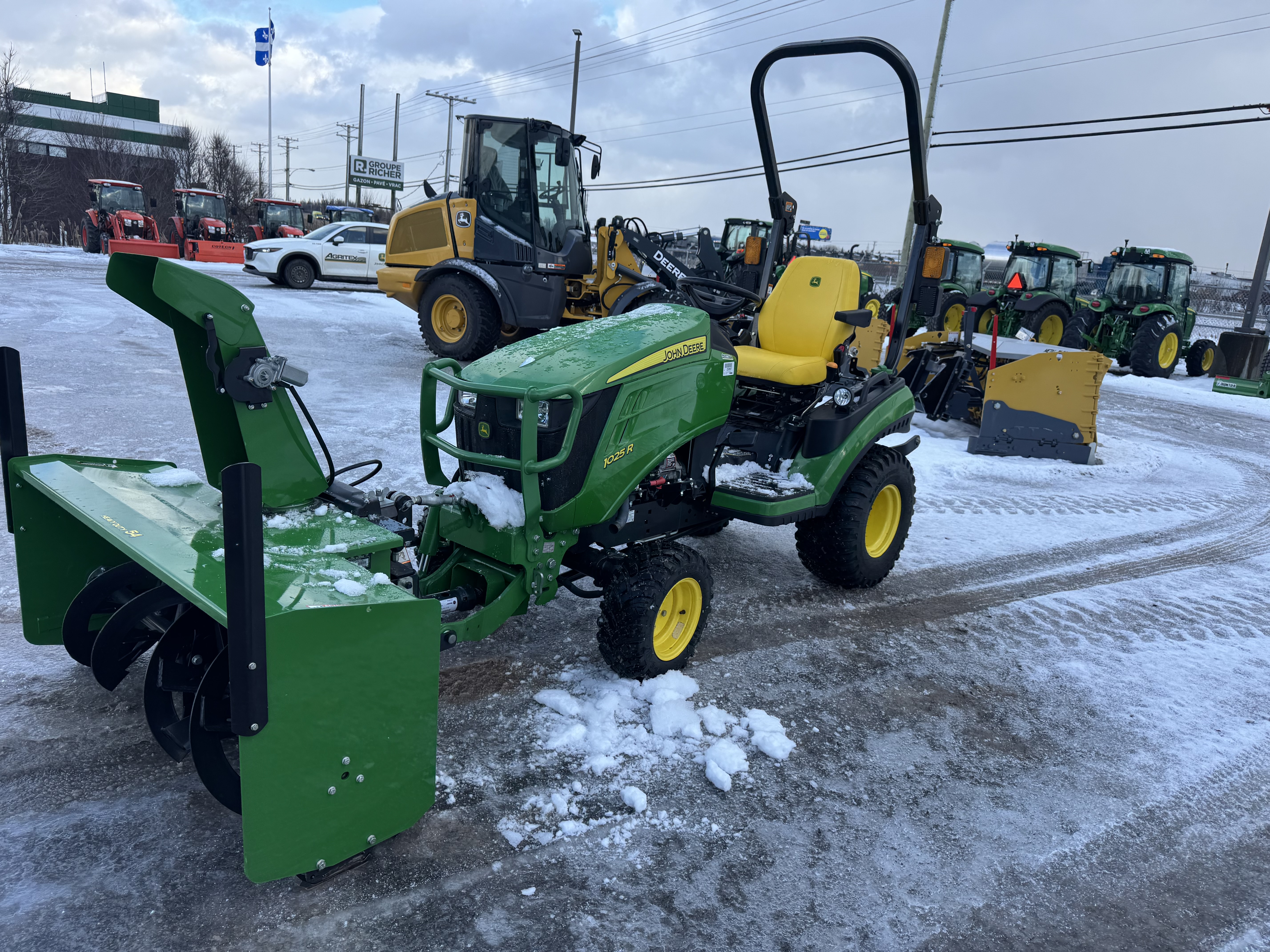 John Deere 1025R souffleur