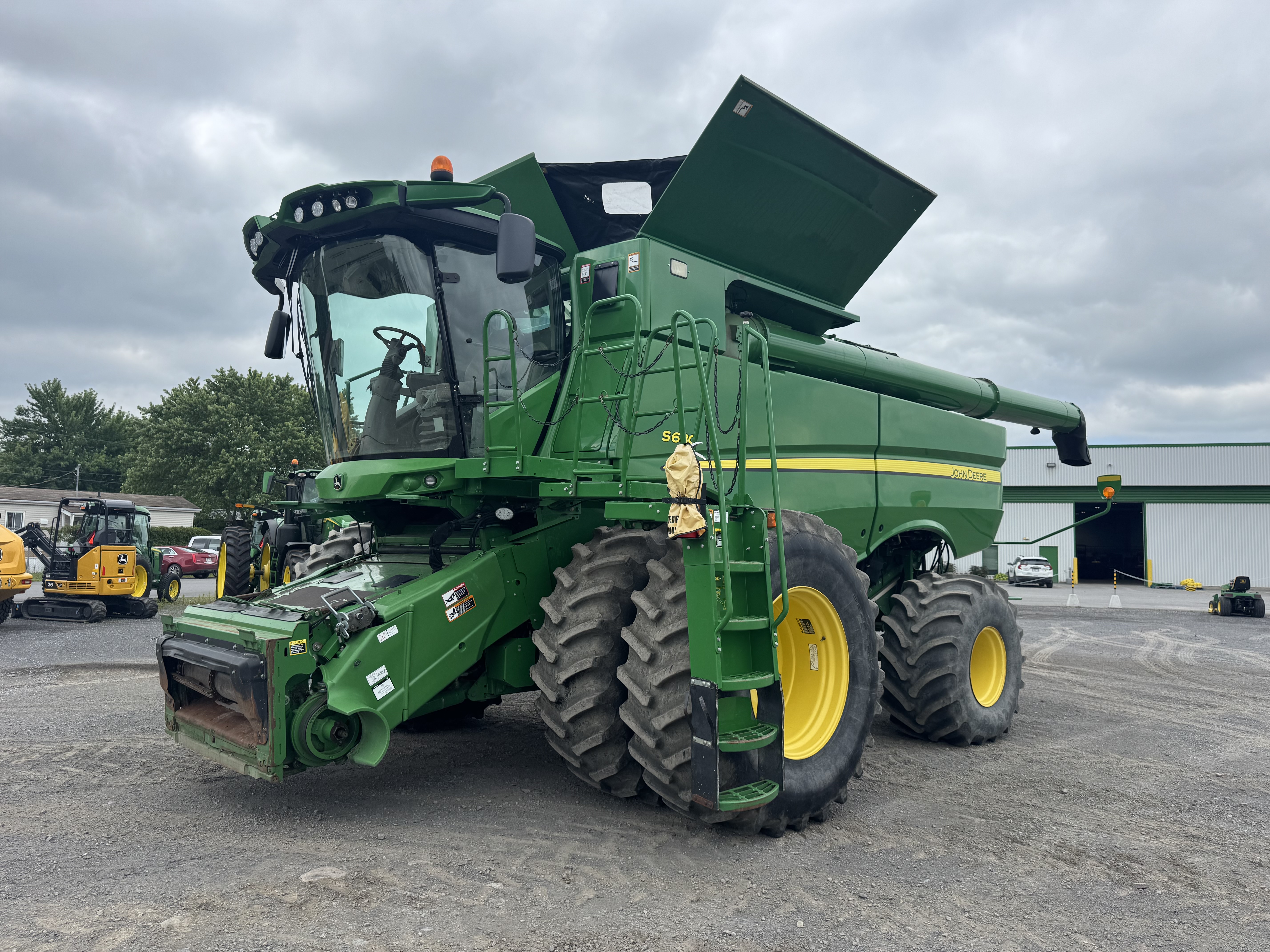 John Deere S680