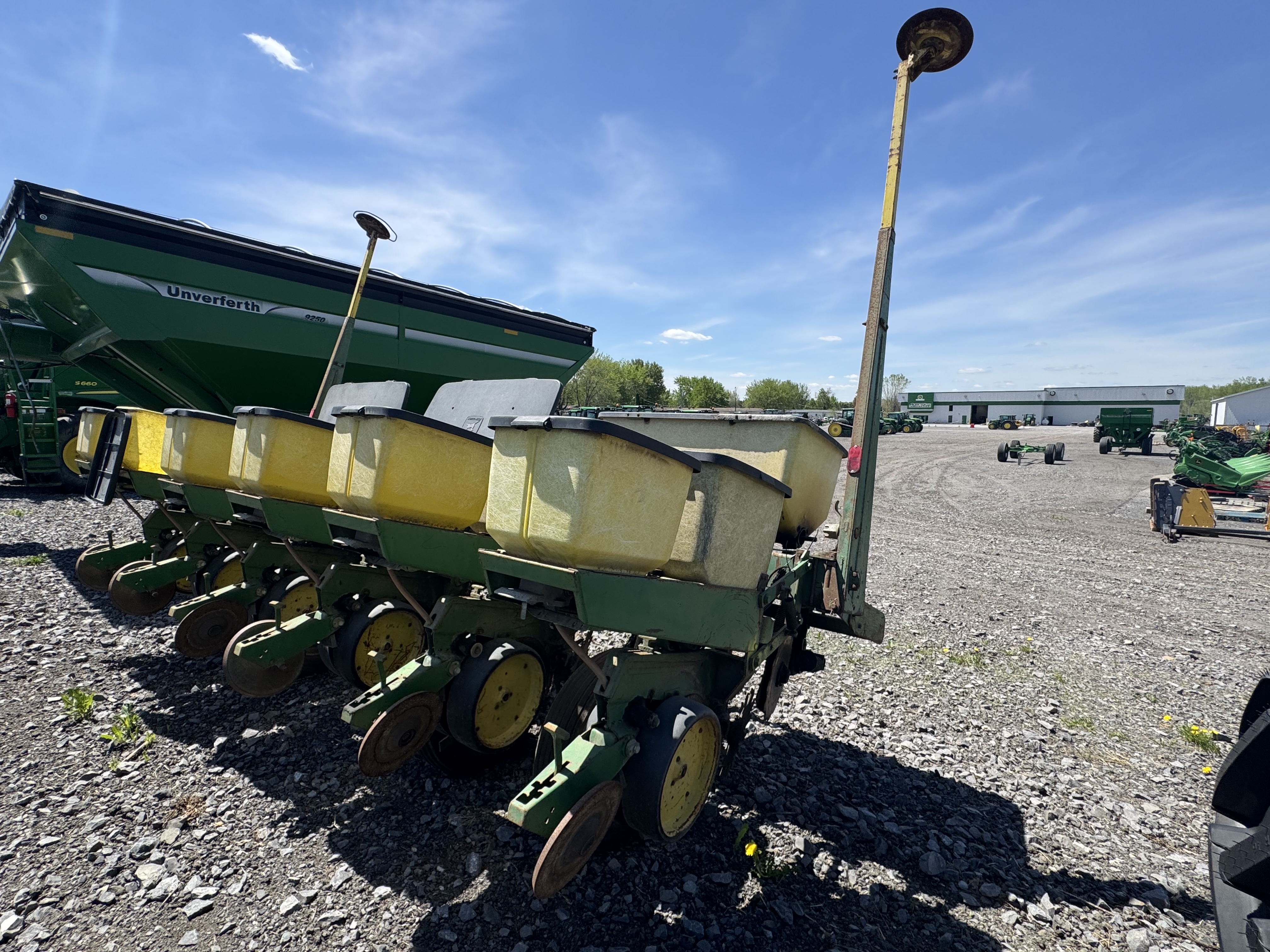 John Deere 7000