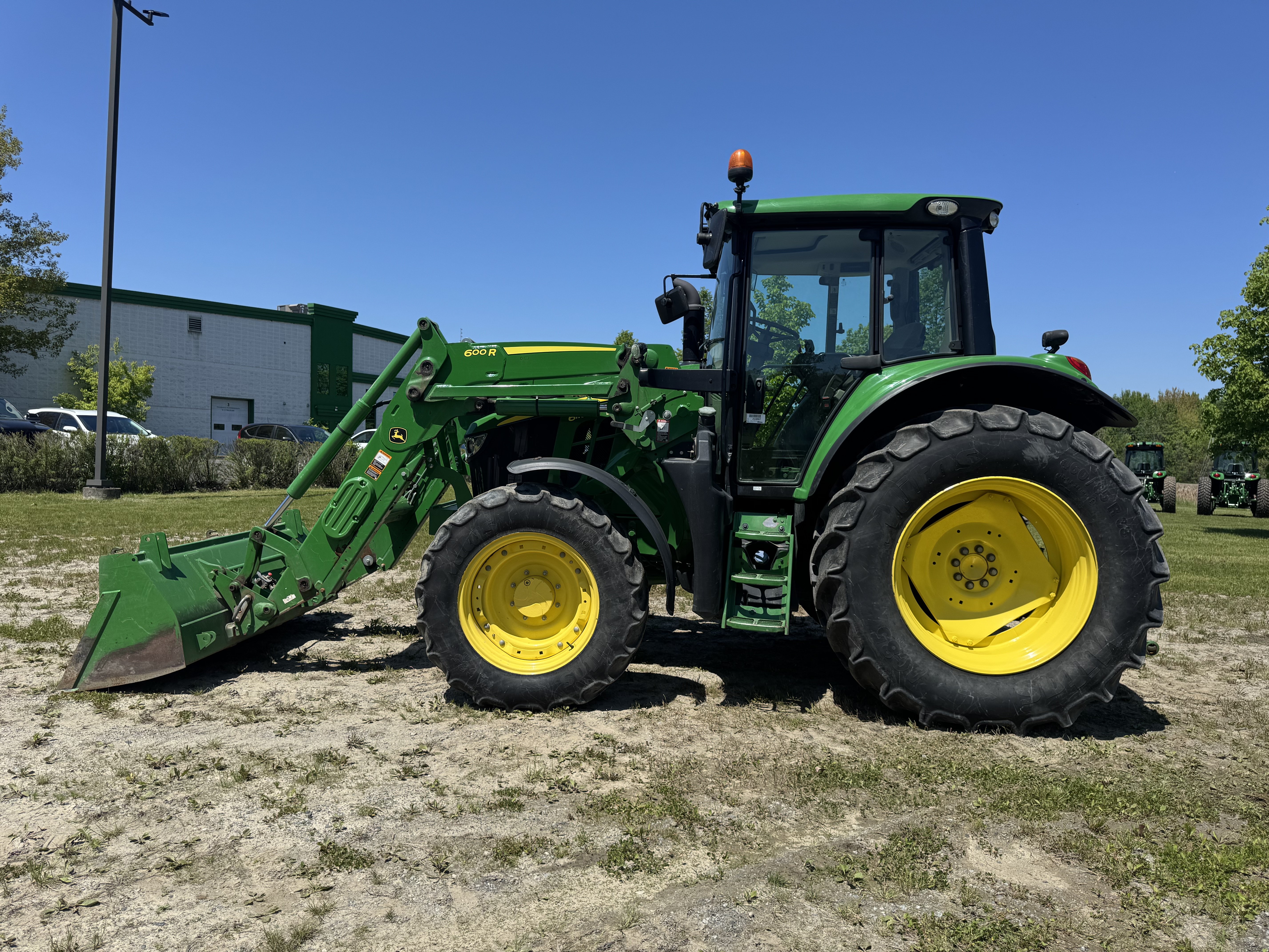 John Deere 6110M 