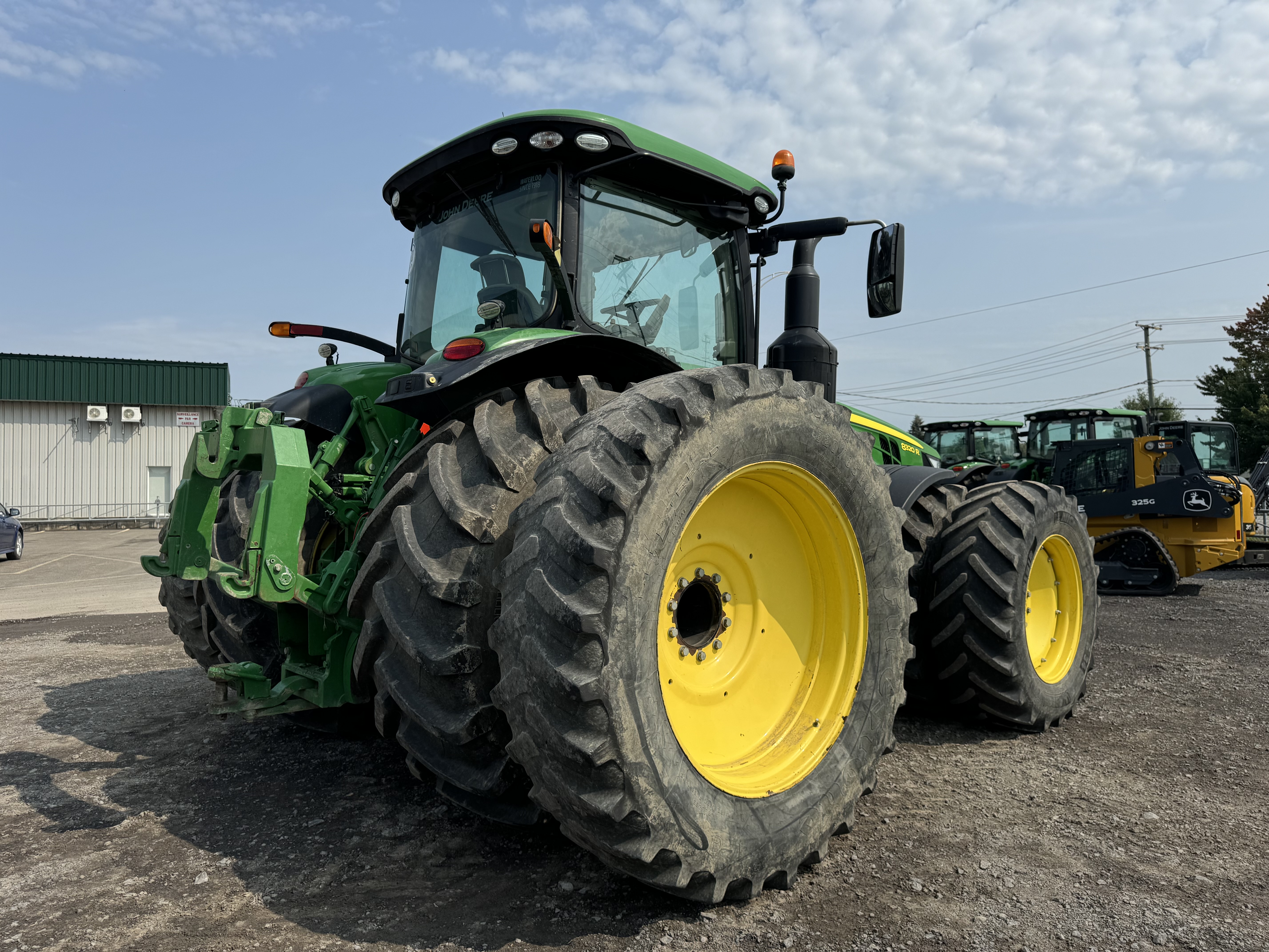 John Deere 8320R  