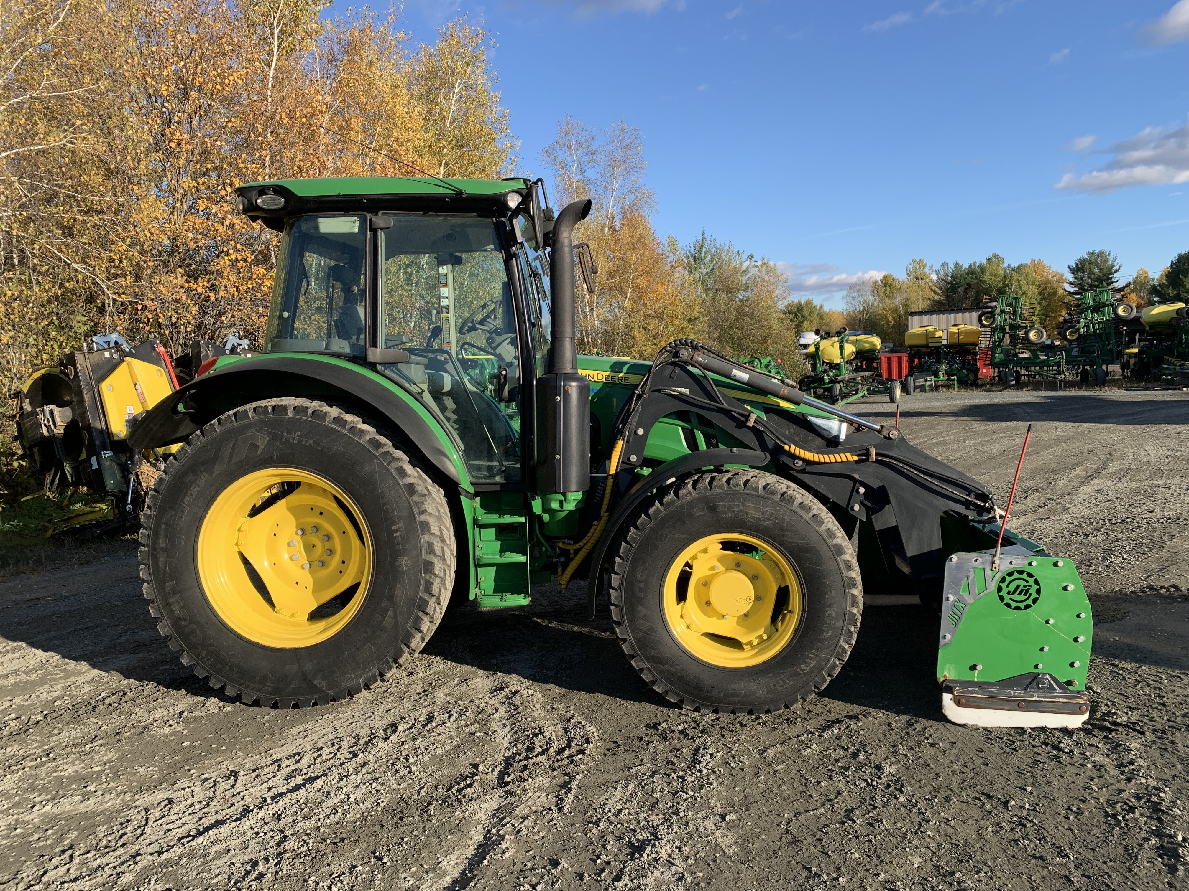 John Deere 5100R NOKIAN JRTX