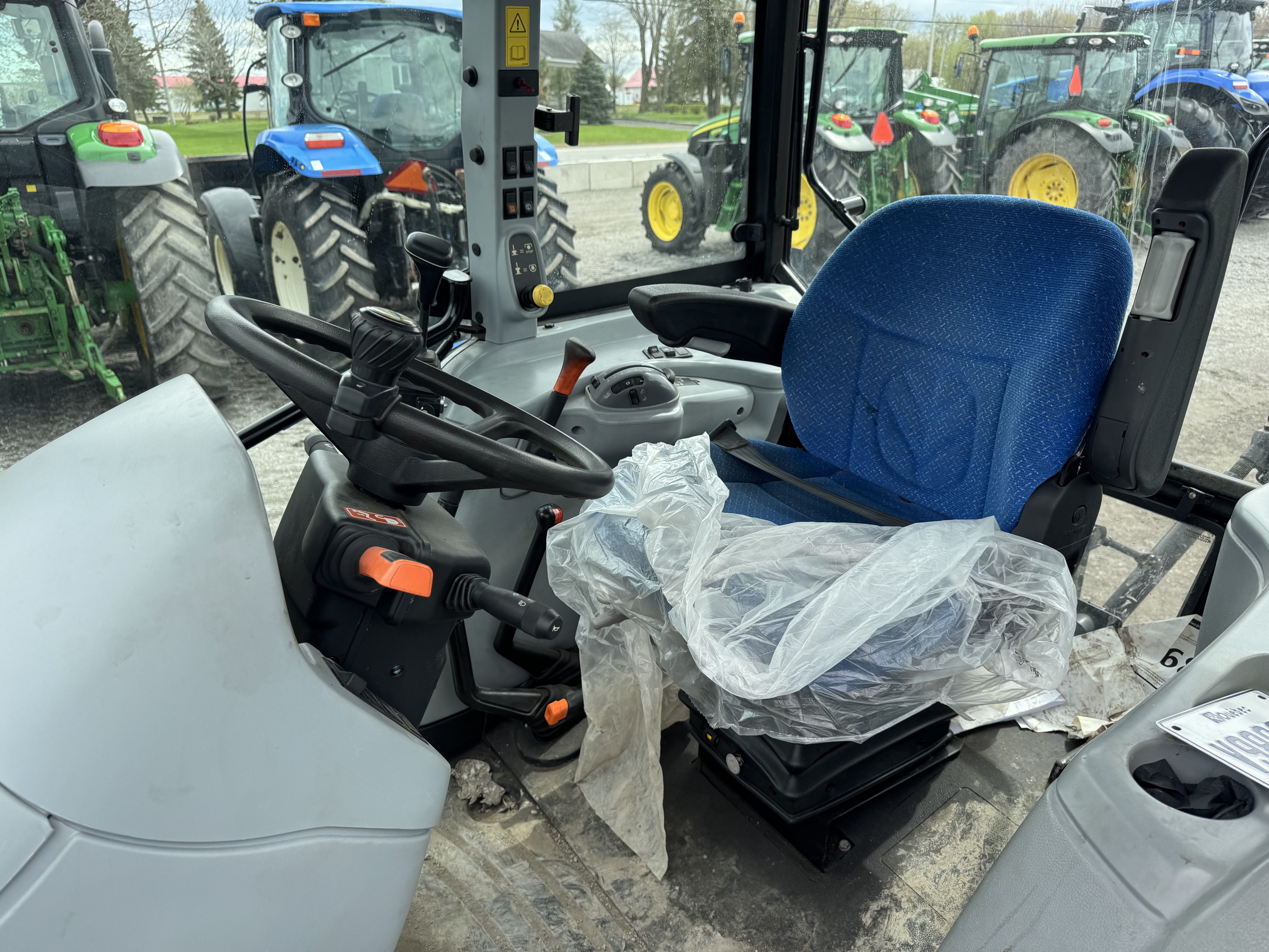 New Holland T5040  