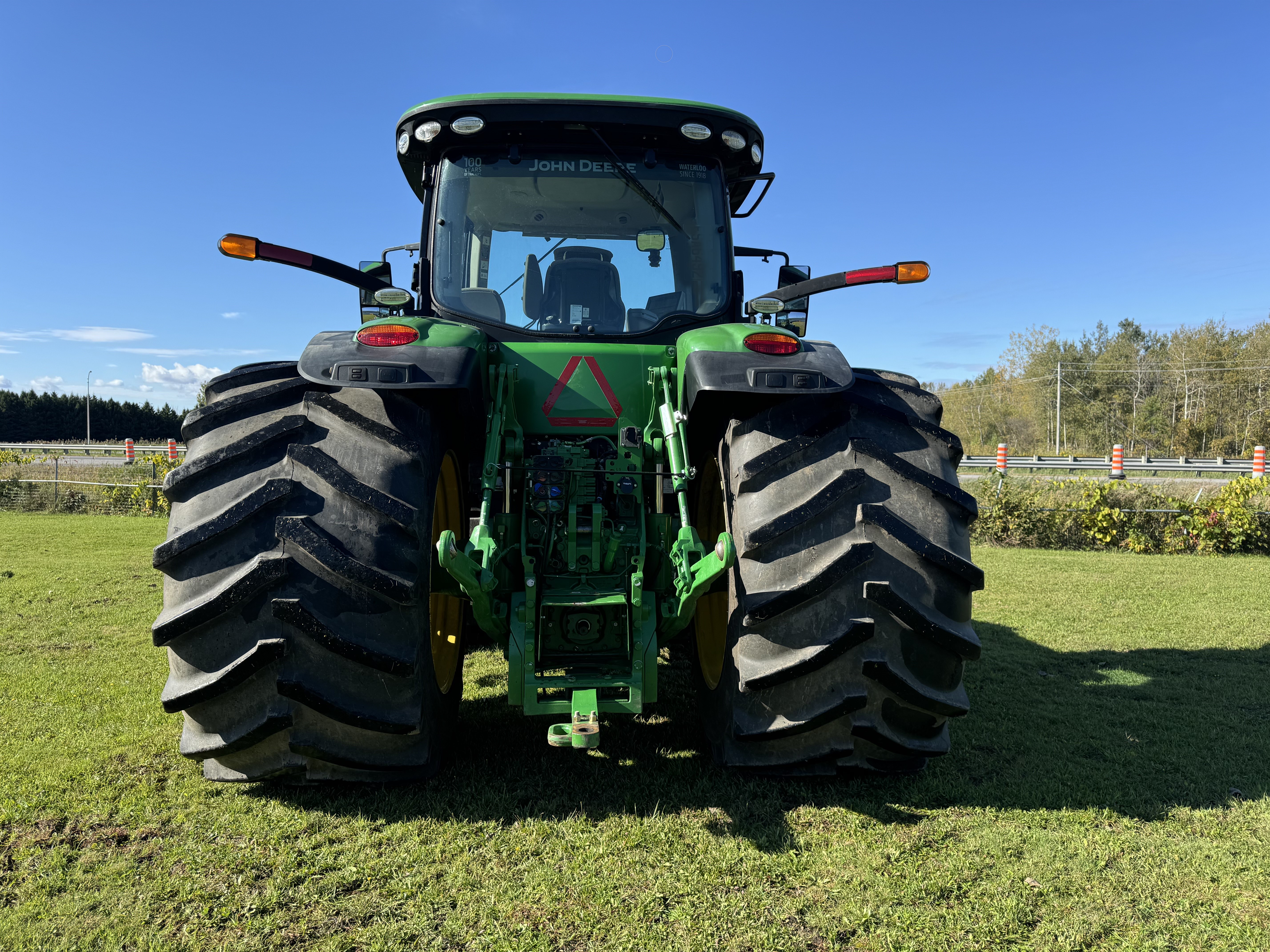 John Deere 8320R