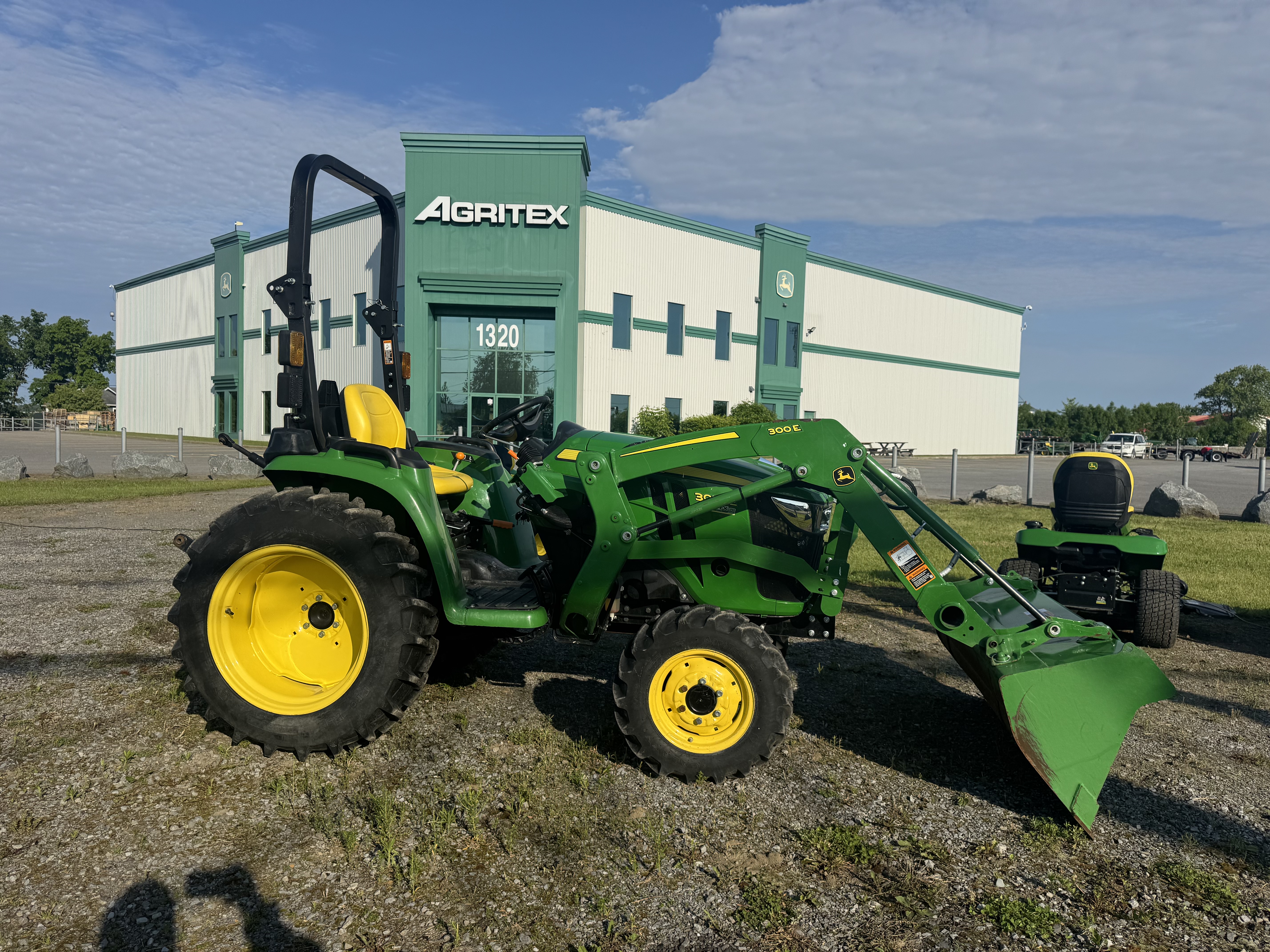 John Deere 3025E