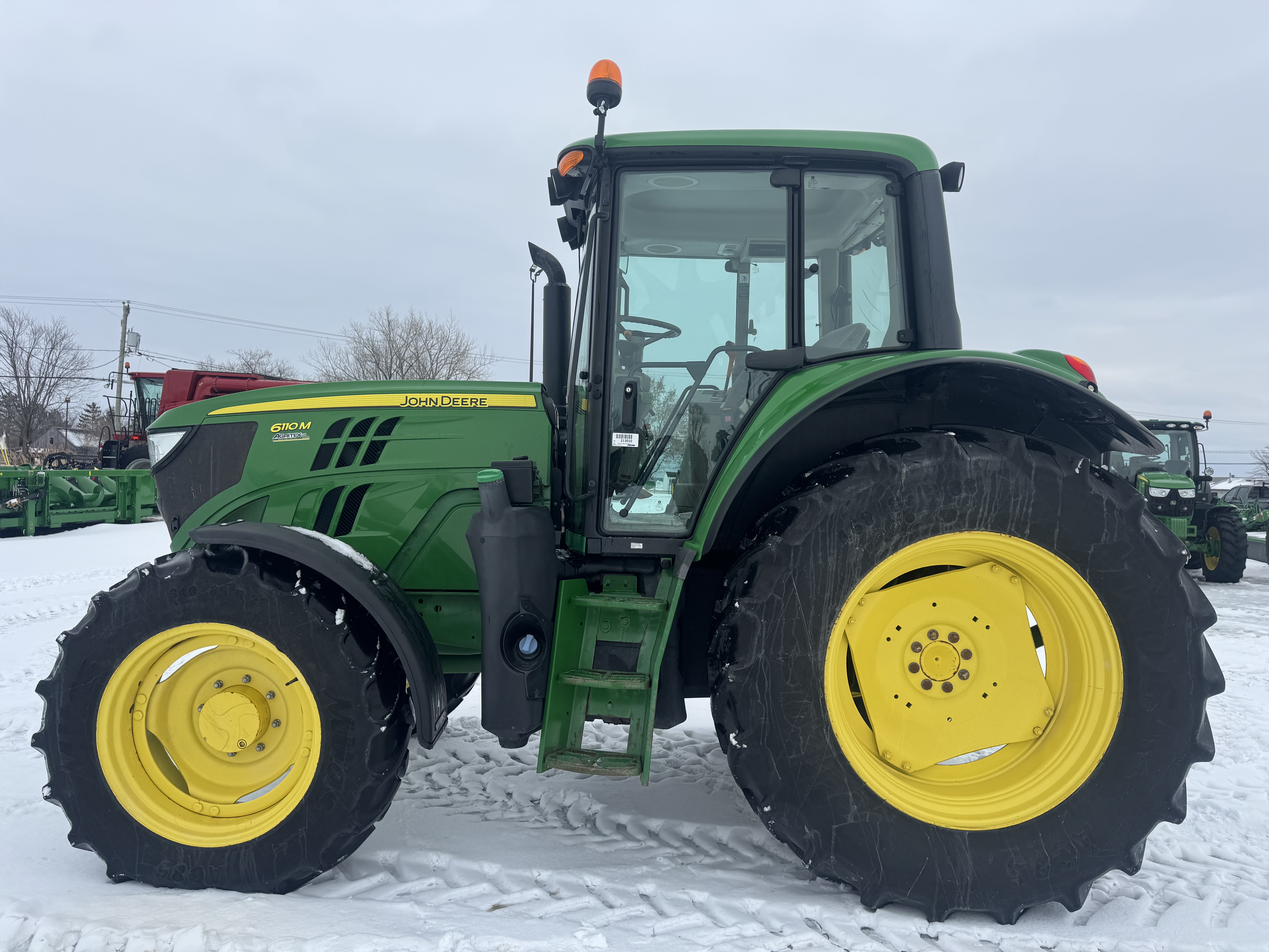 John Deere 6110M