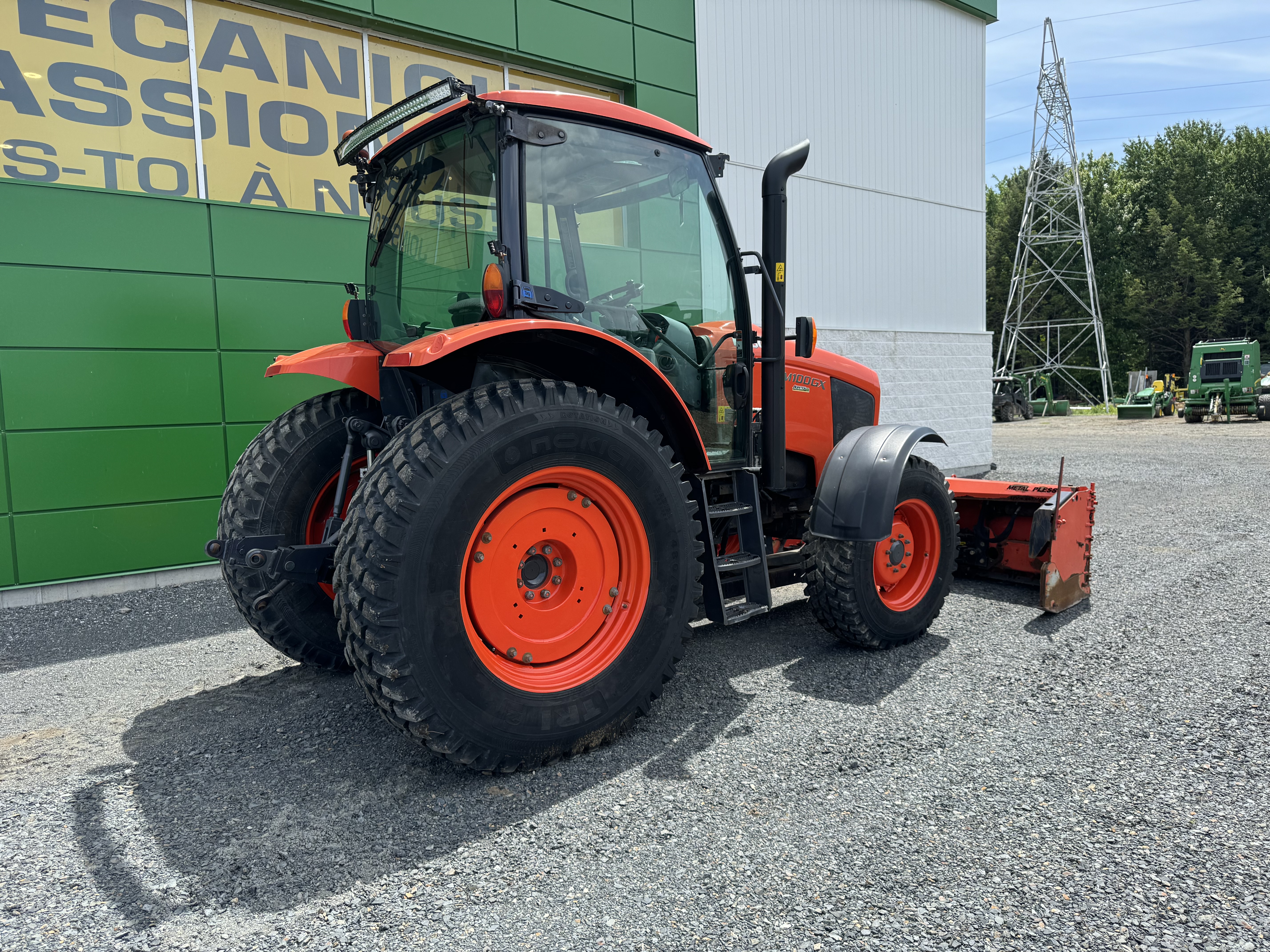 Kubota M100GX