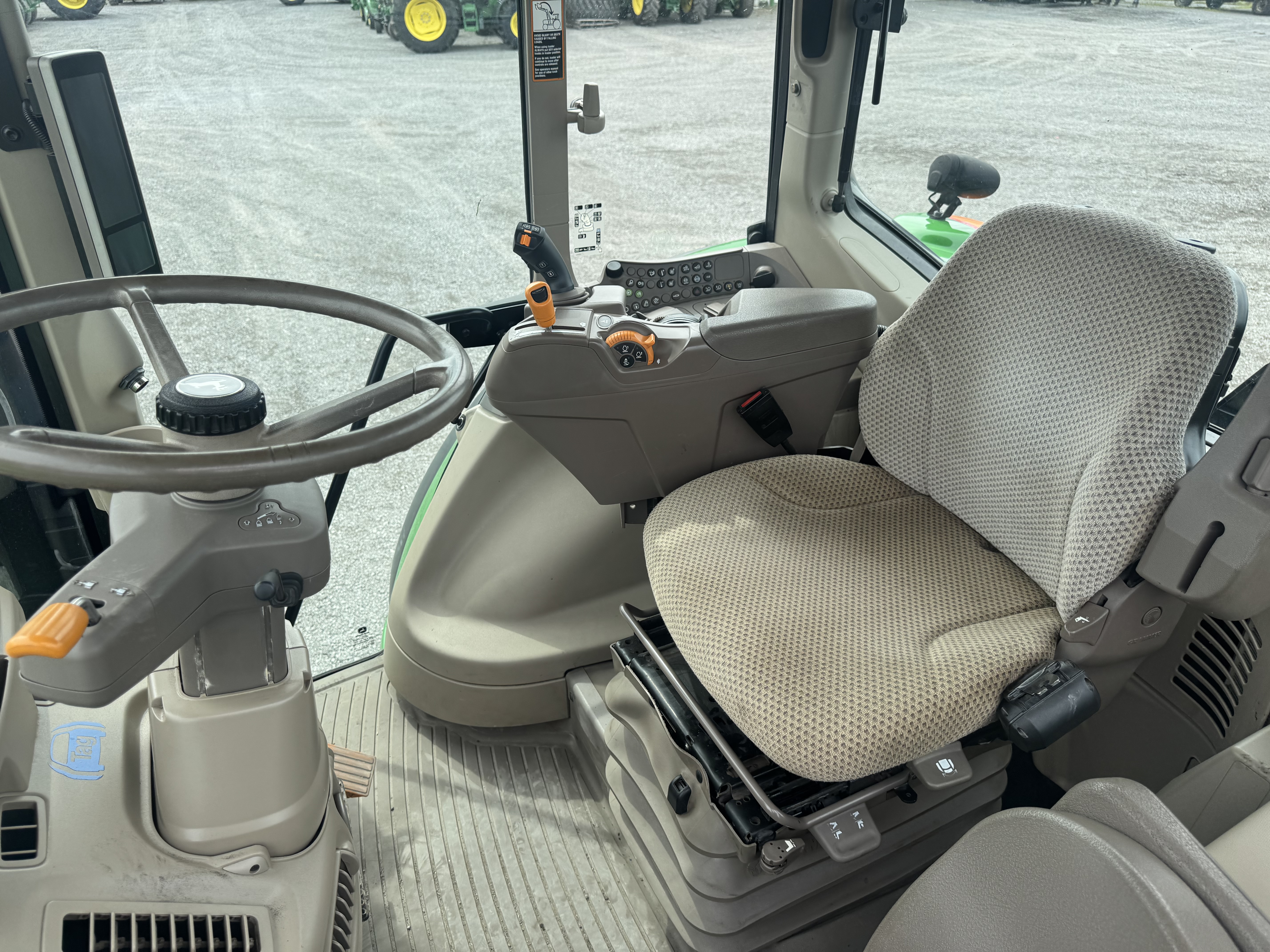 John Deere 6110M 