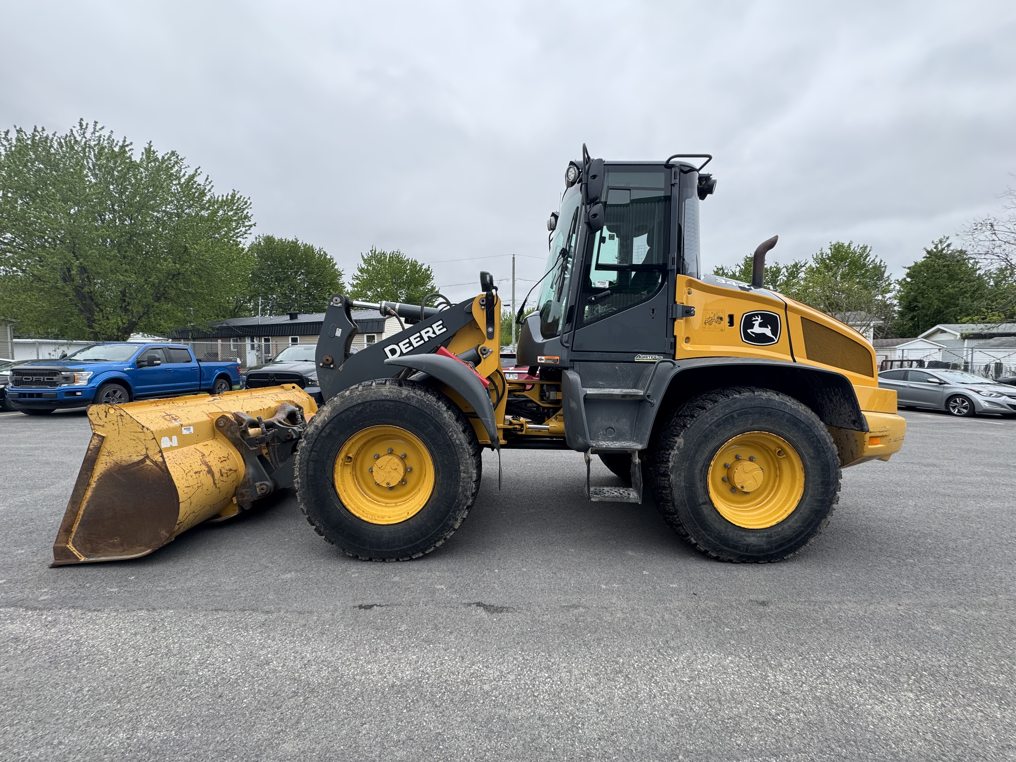 John Deere 344L 