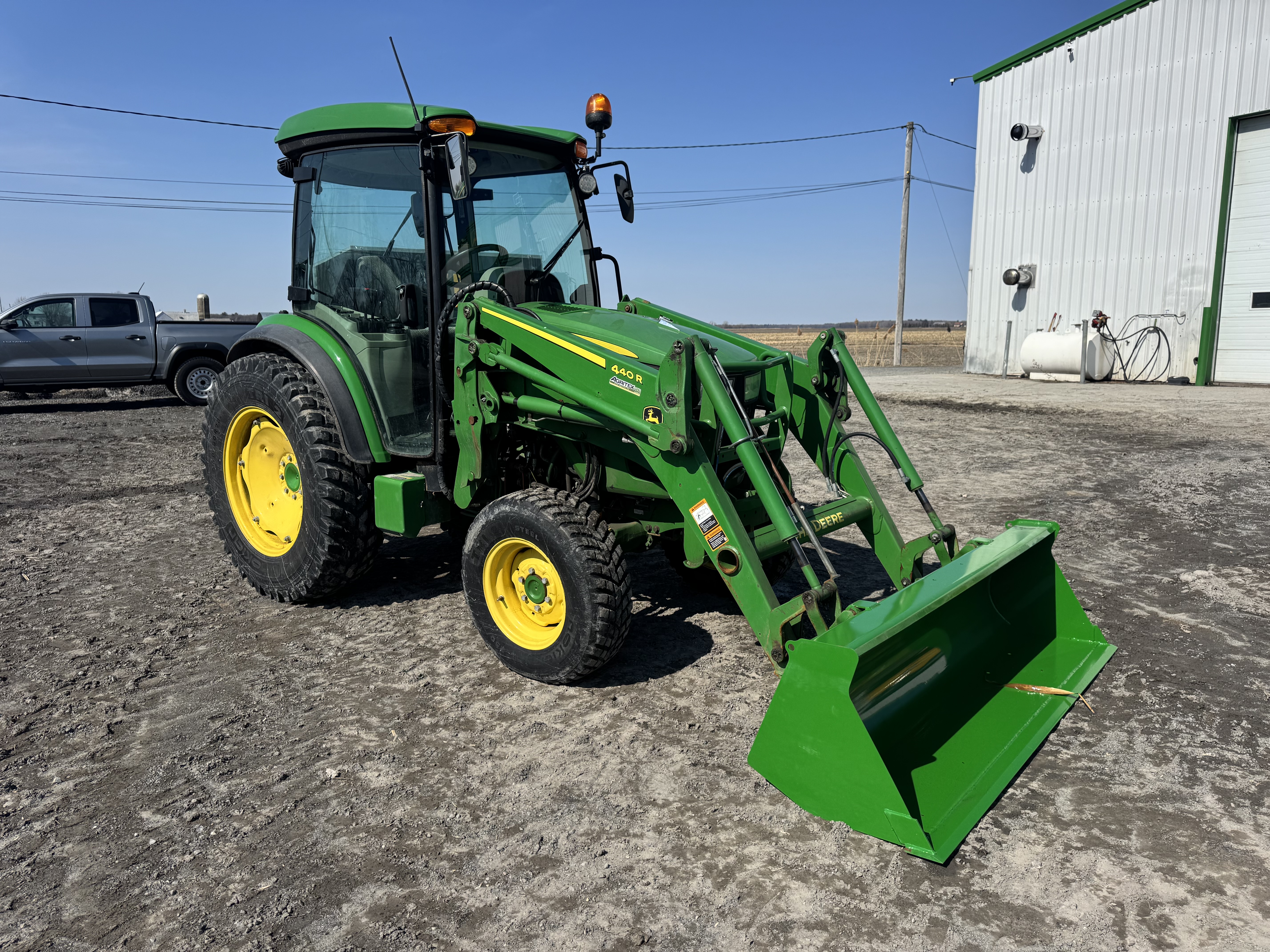 John Deere 4066R NOKIAN 