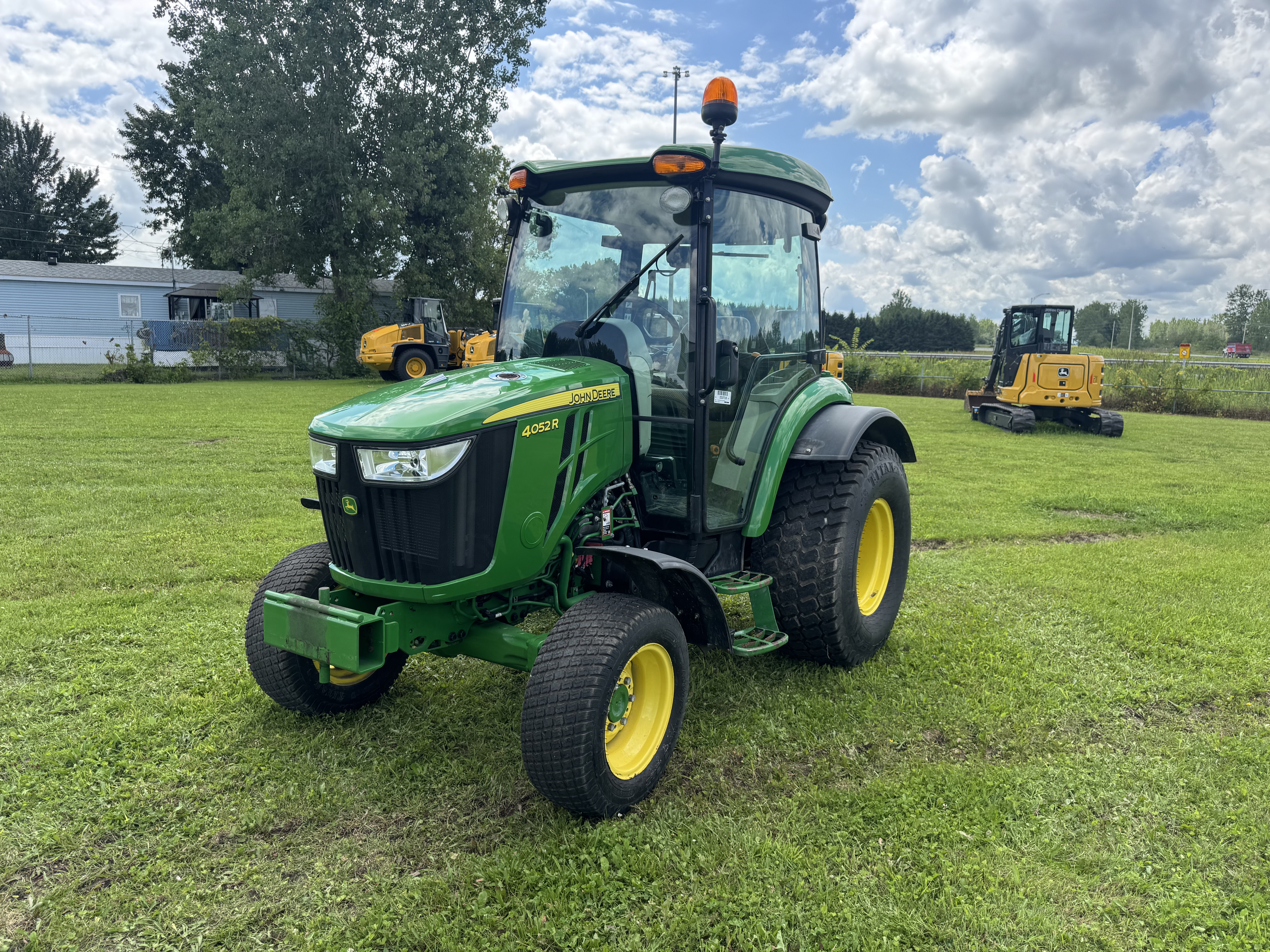 John Deere 4052R TURF