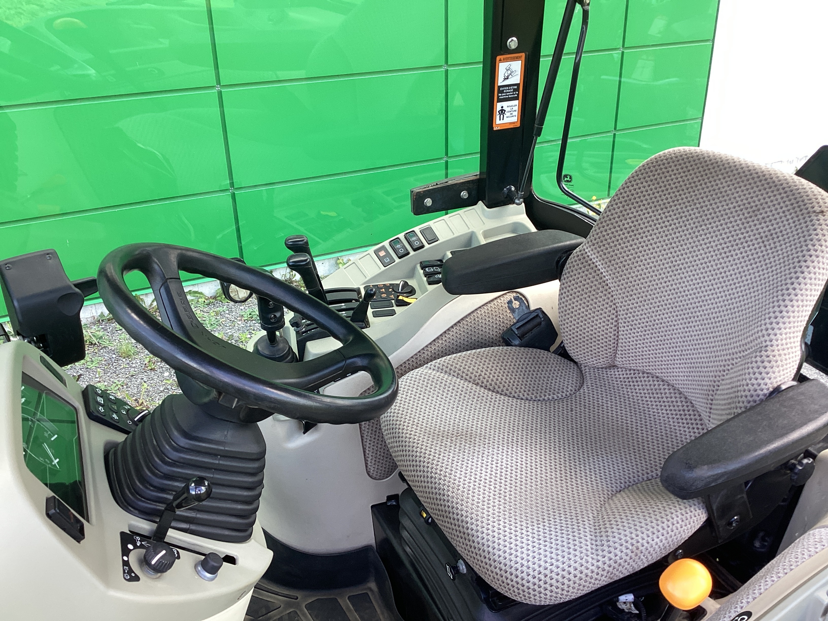 John Deere 4066R NOKIAN LOADER
