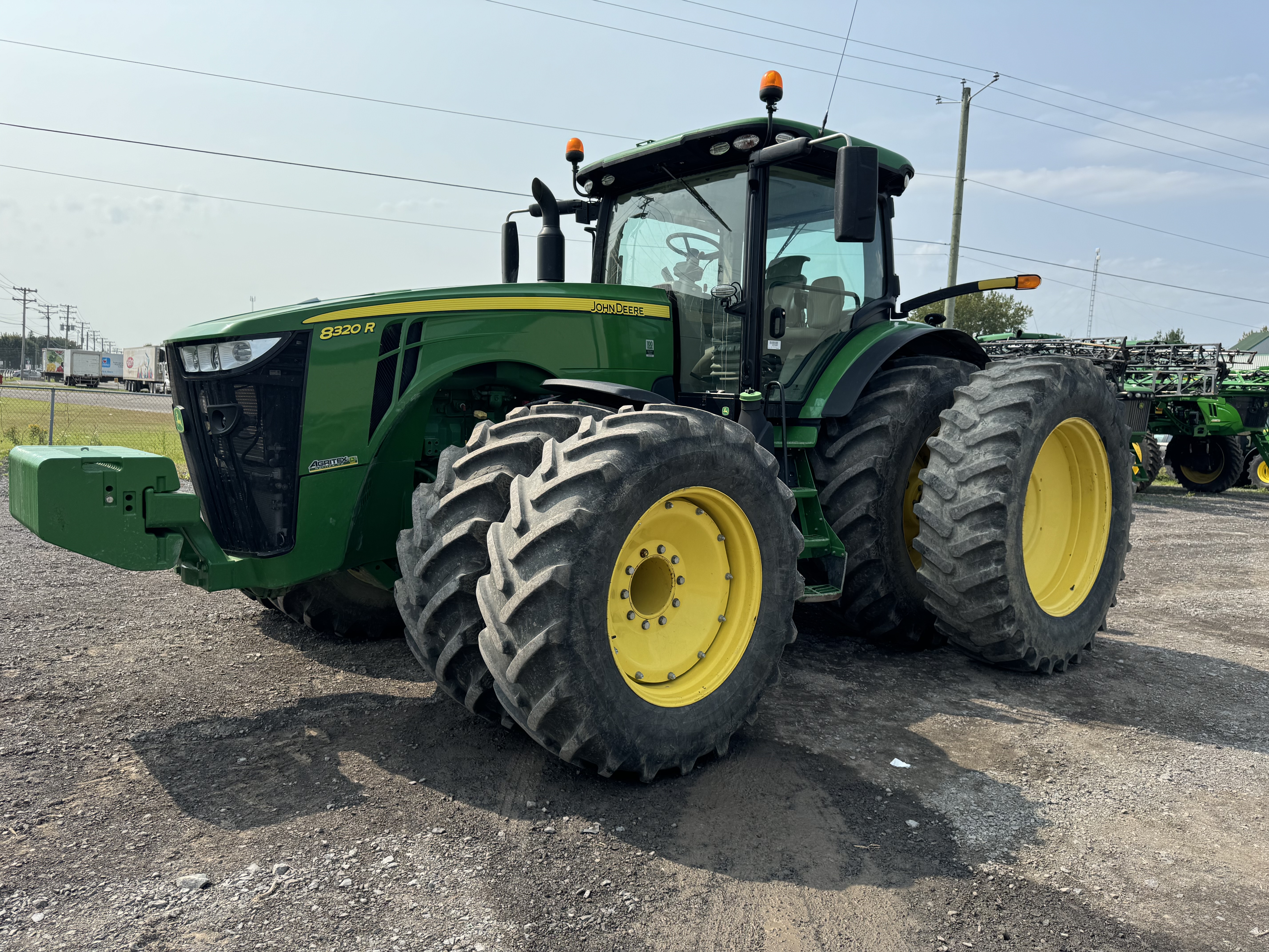 John Deere 8320R  