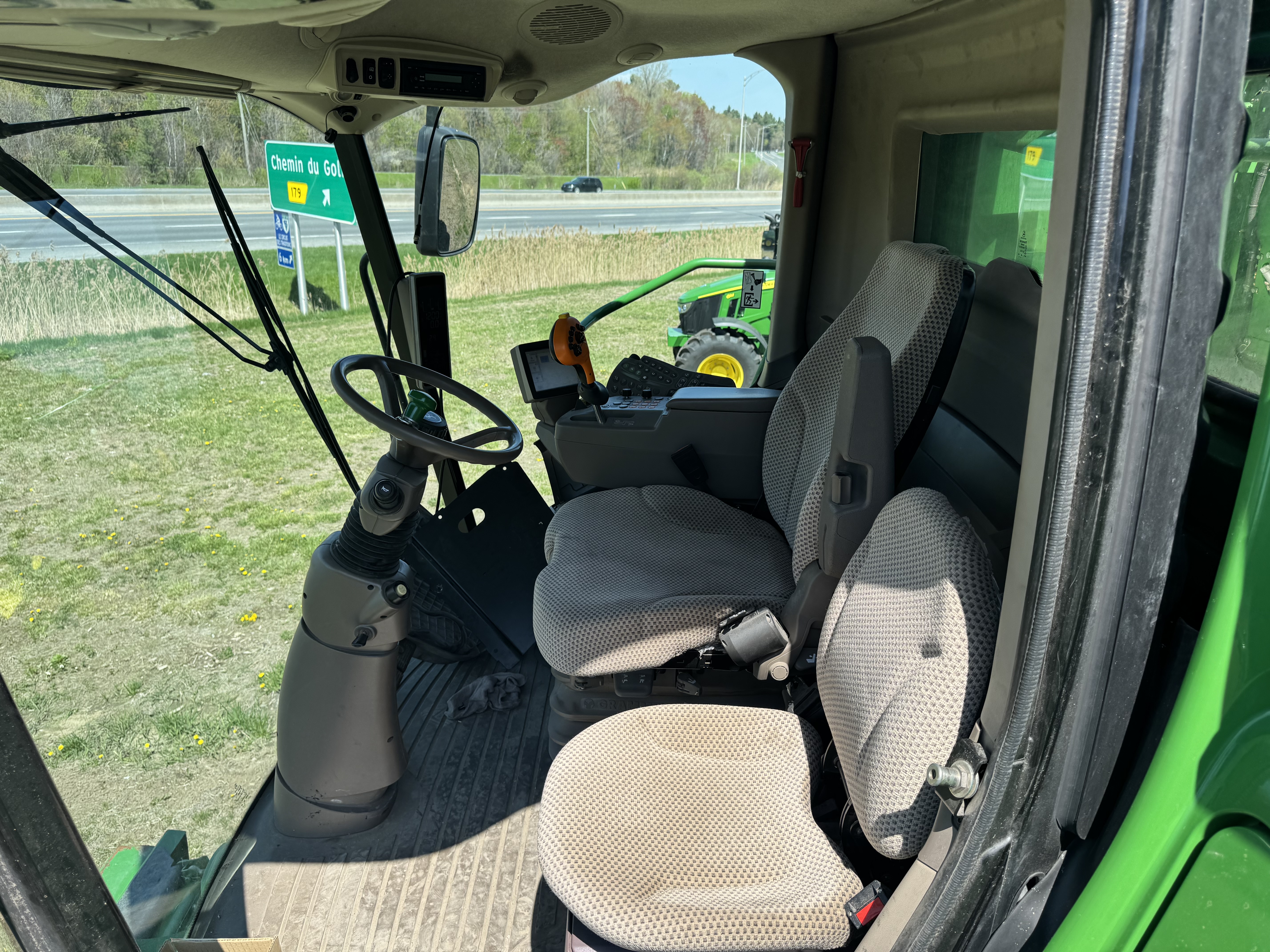 John Deere S670