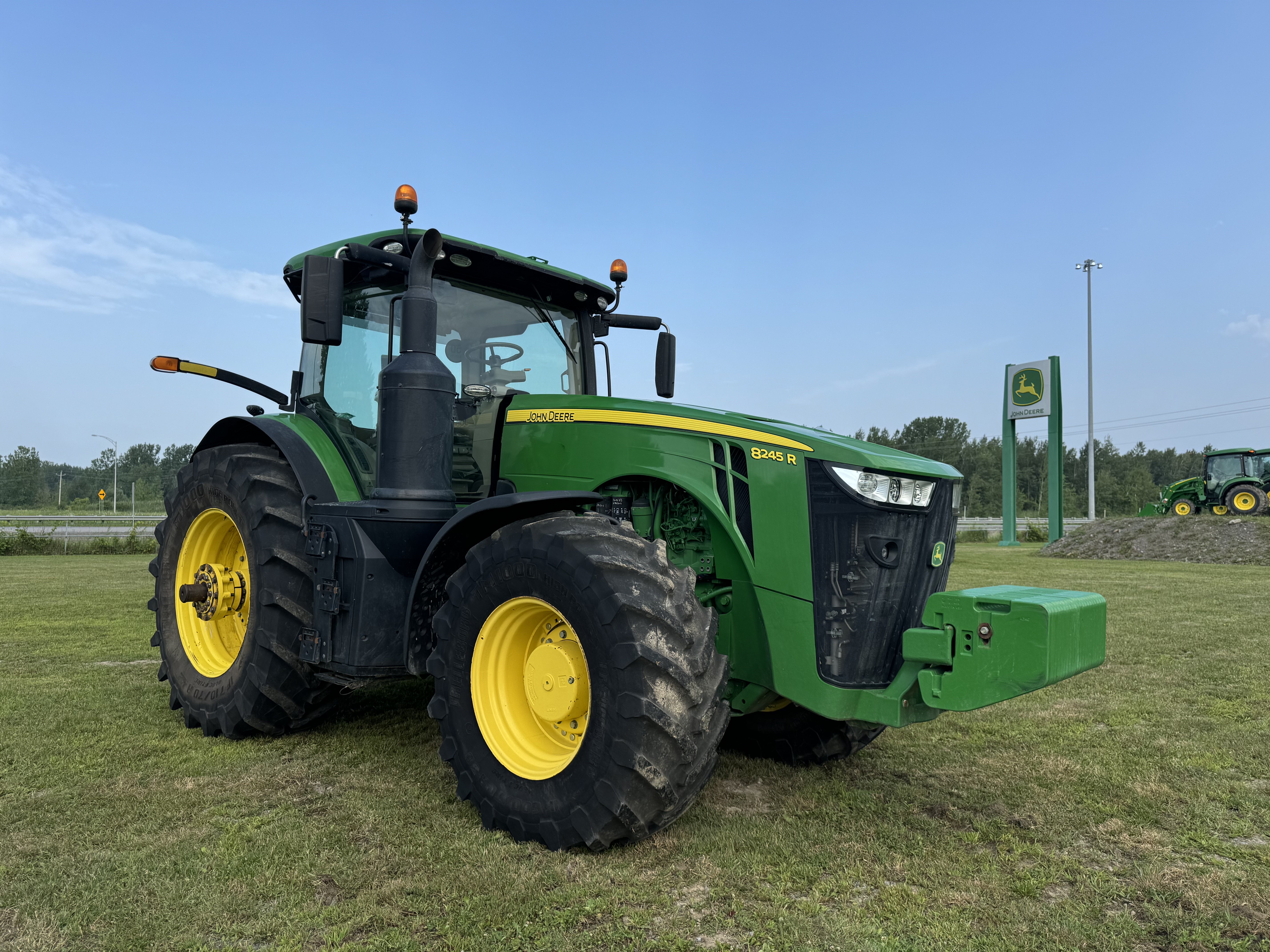 John Deere 8245R