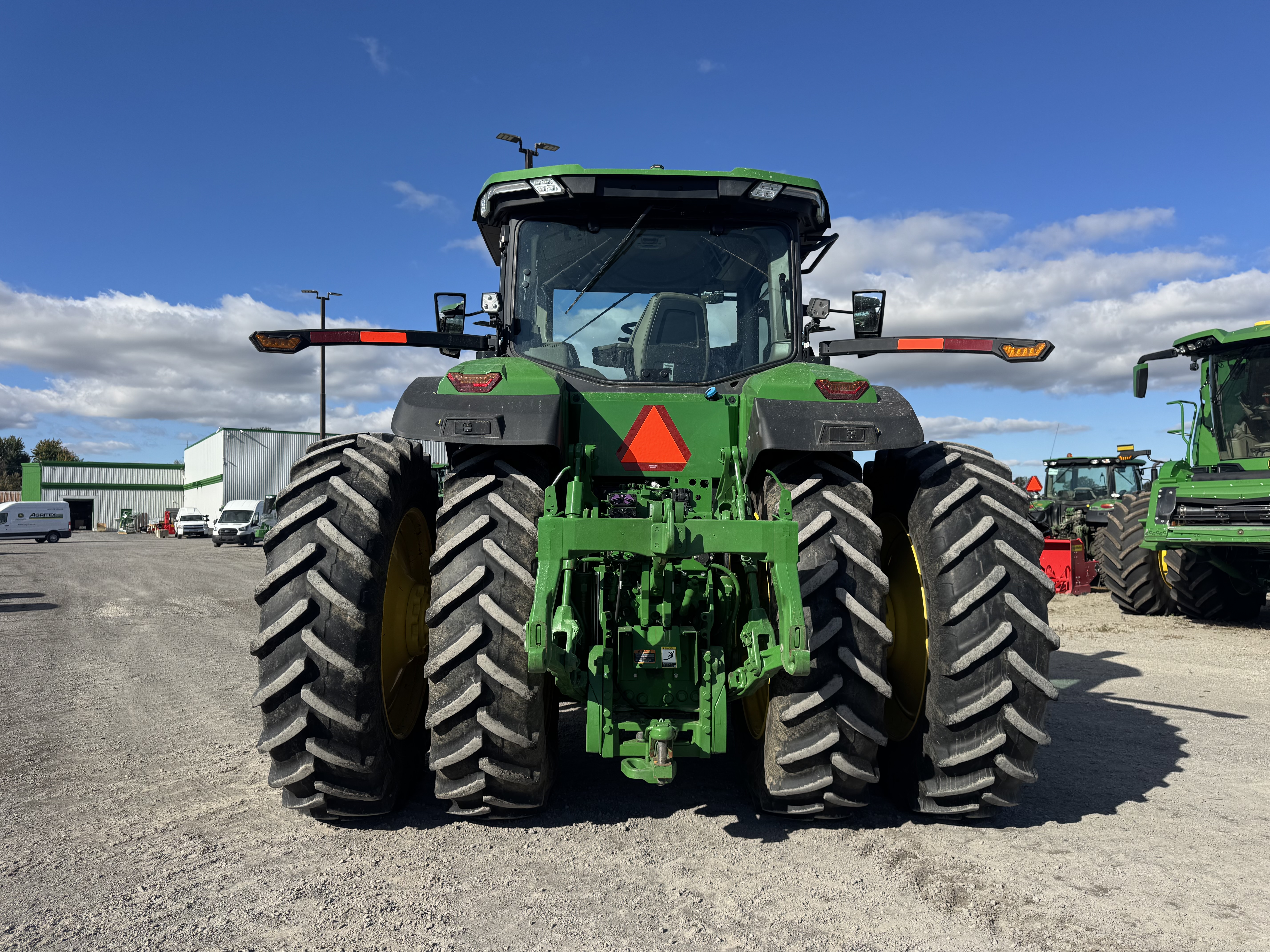 John Deere 7R 210