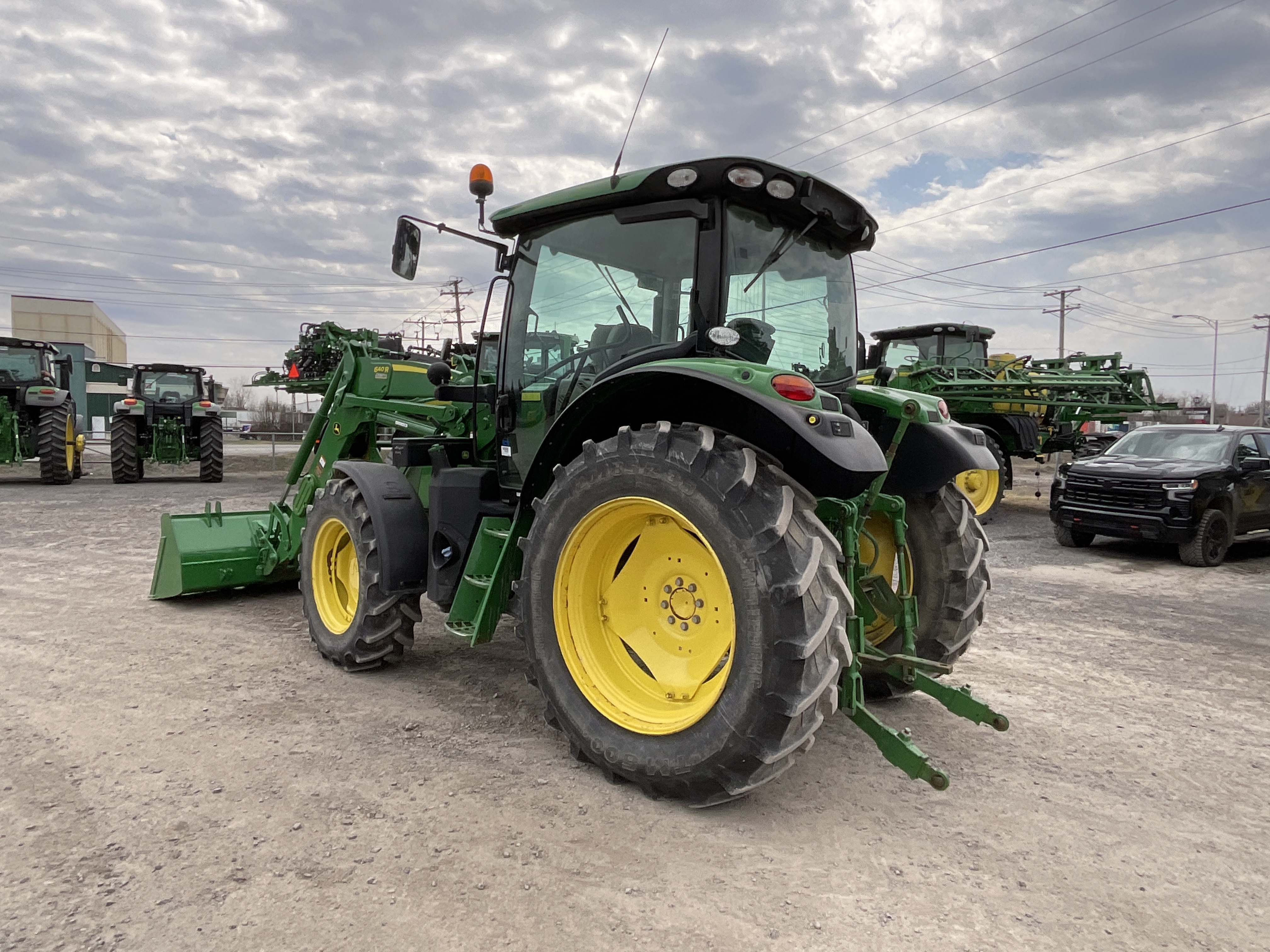 John Deere 6110R 