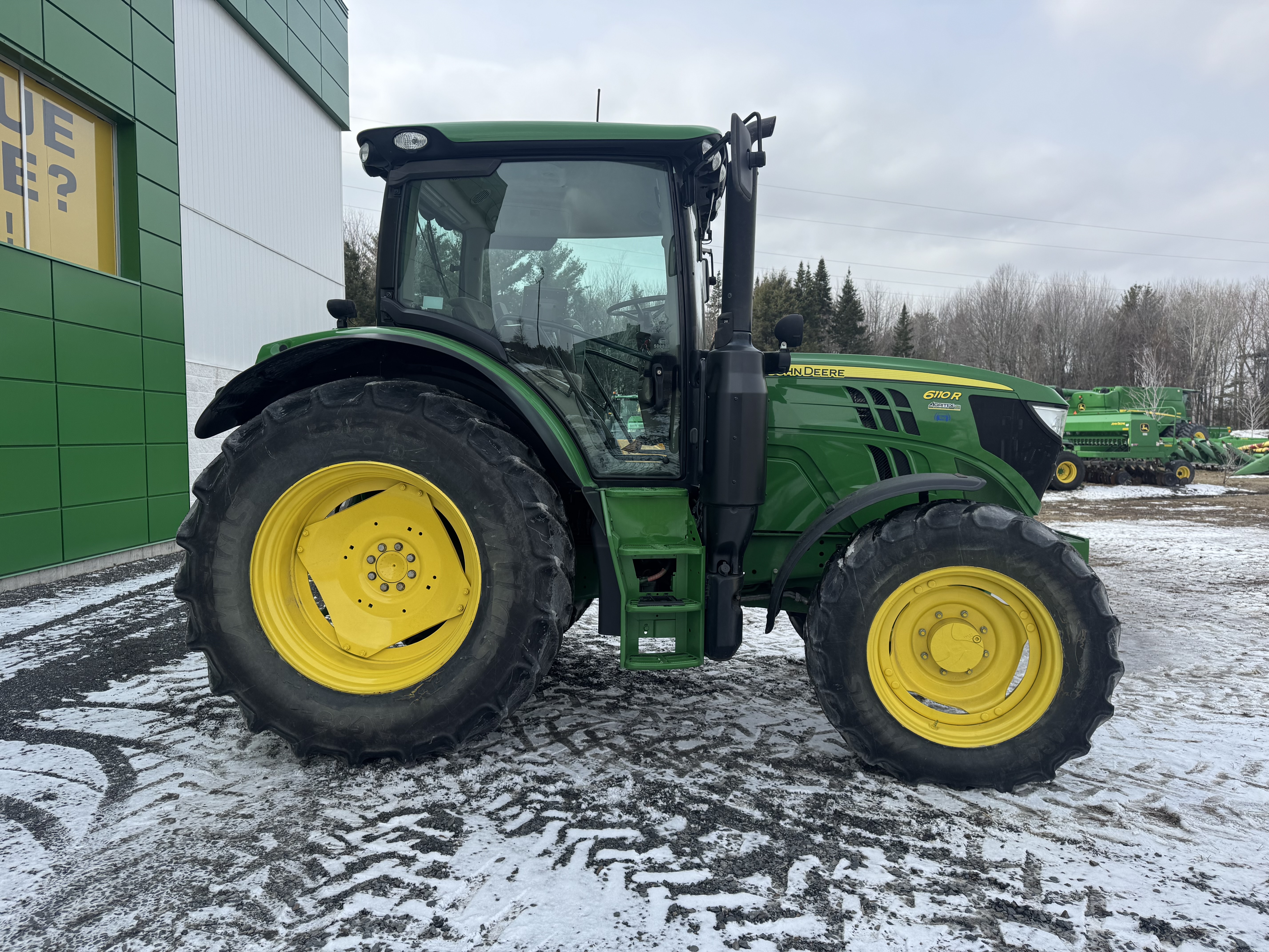 John Deere 6110R