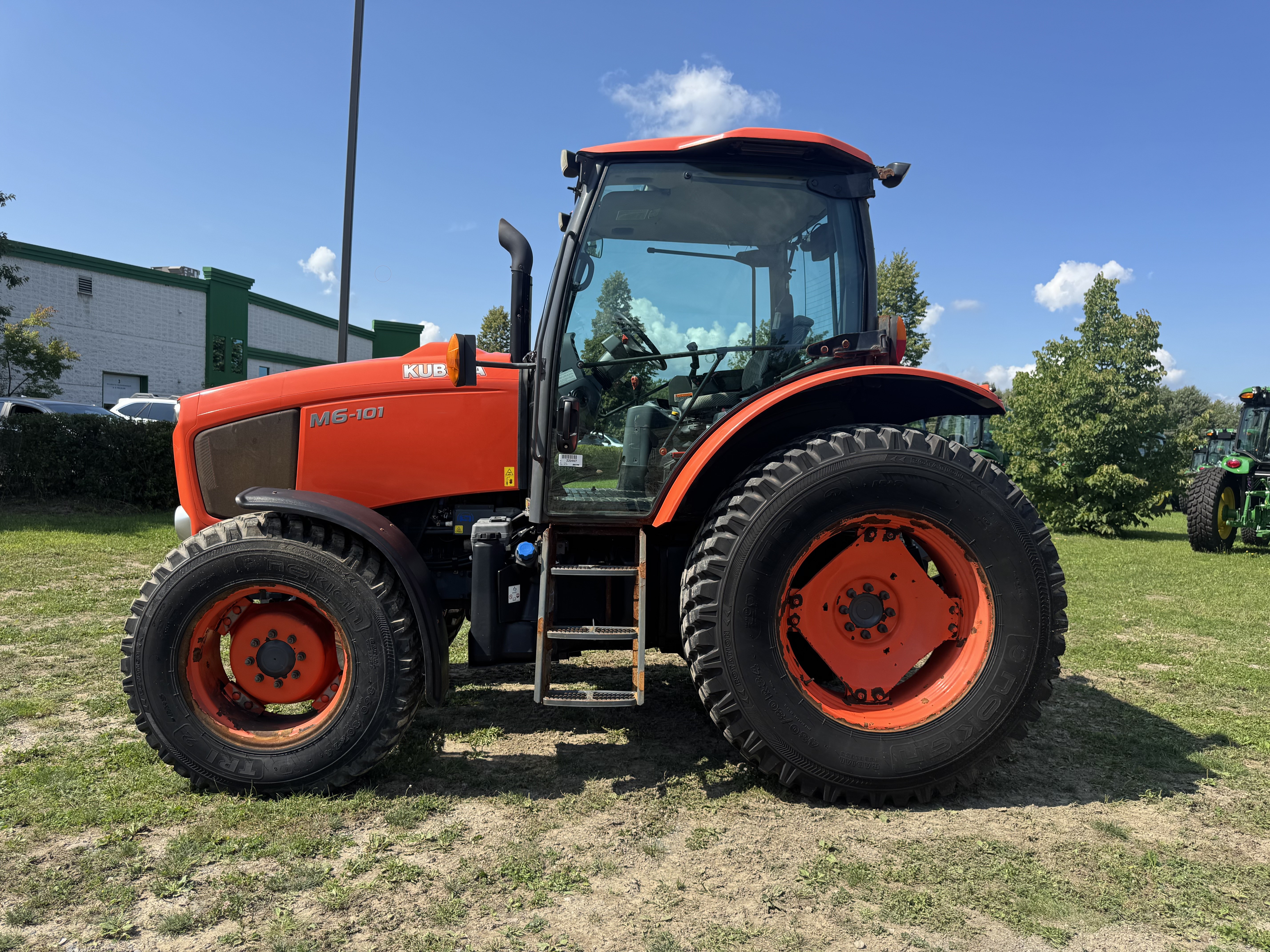 Kubota M6-101