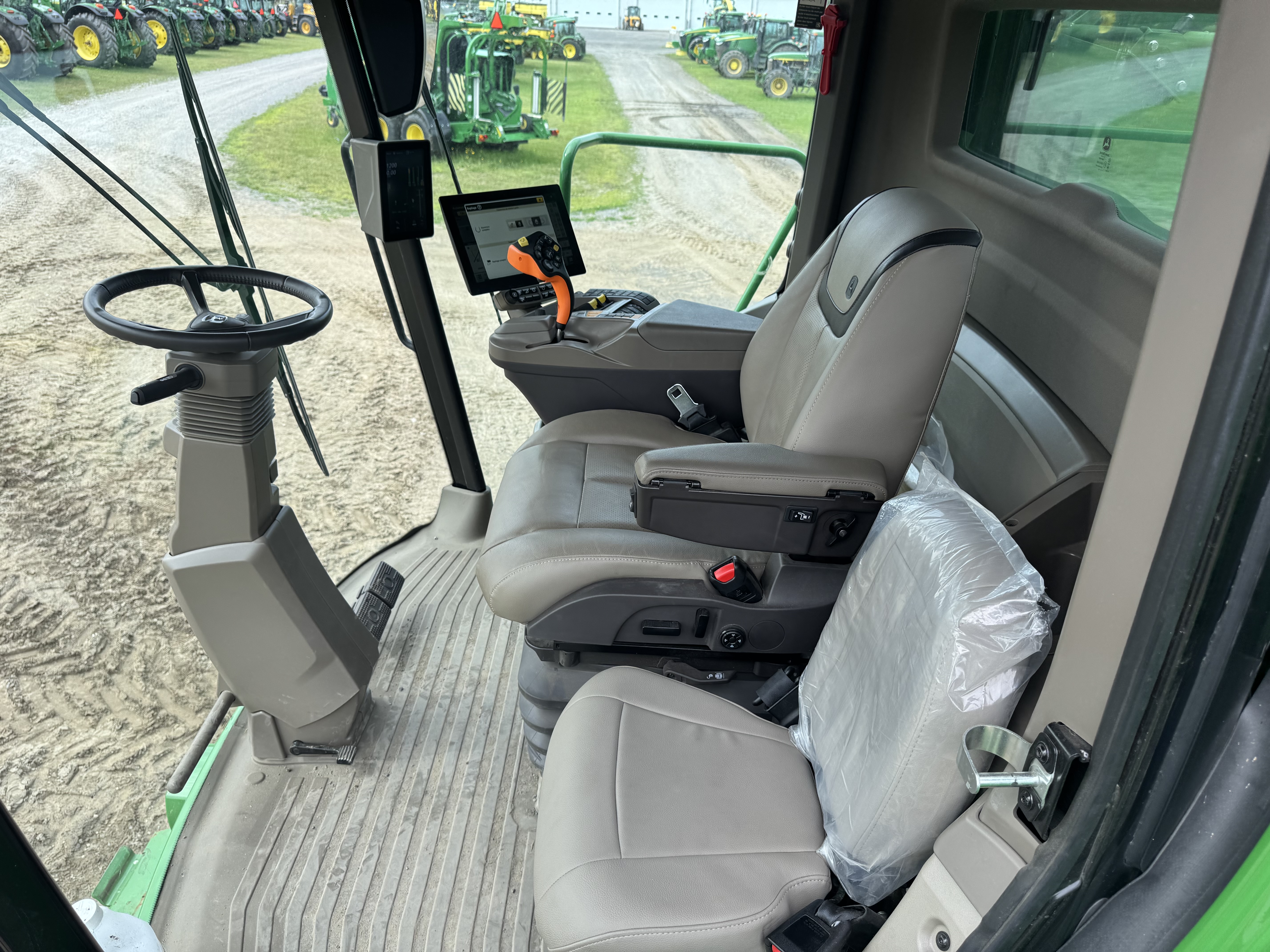 John Deere S7 700