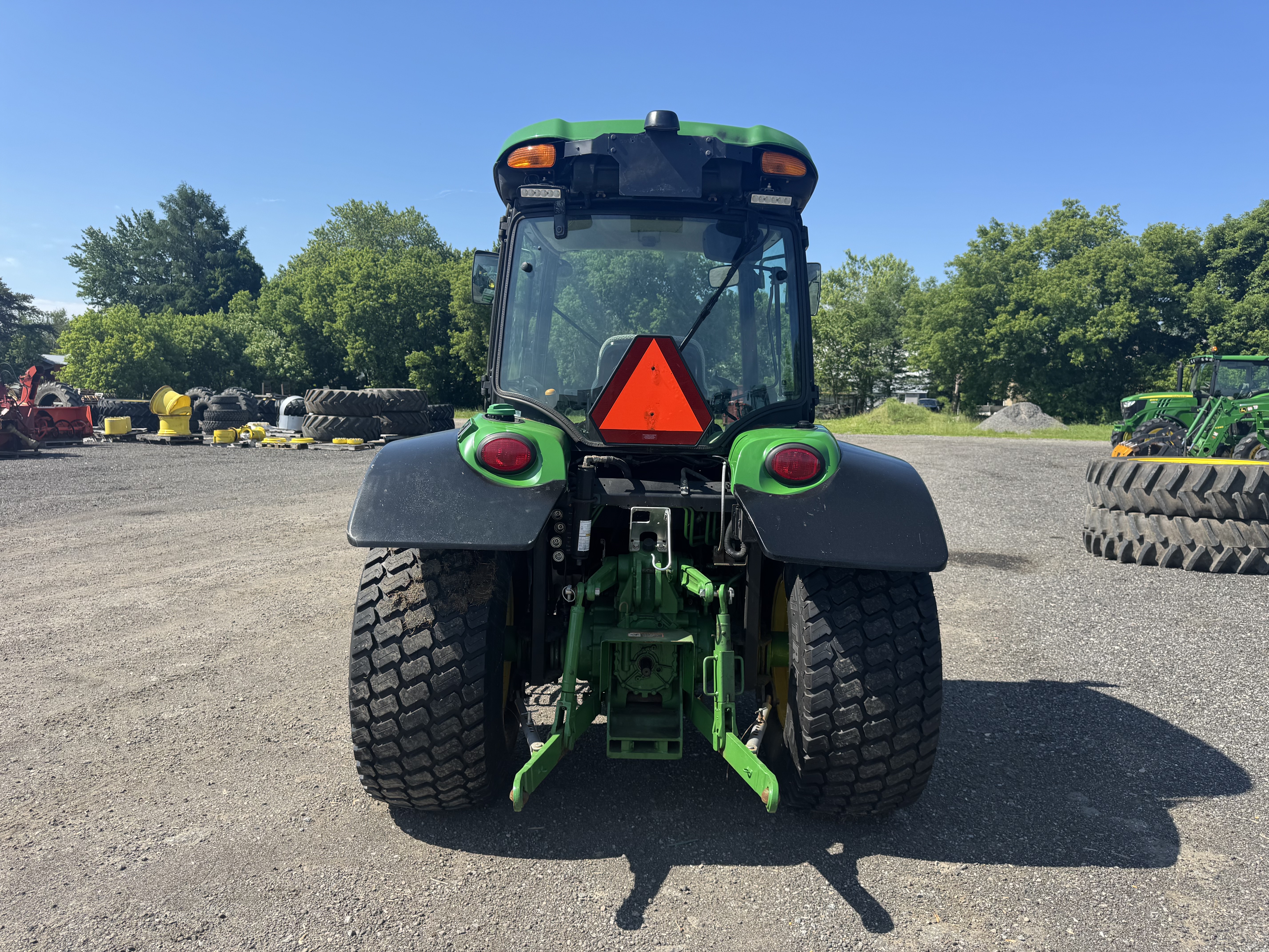 John Deere 4066R GRATTE TURF   