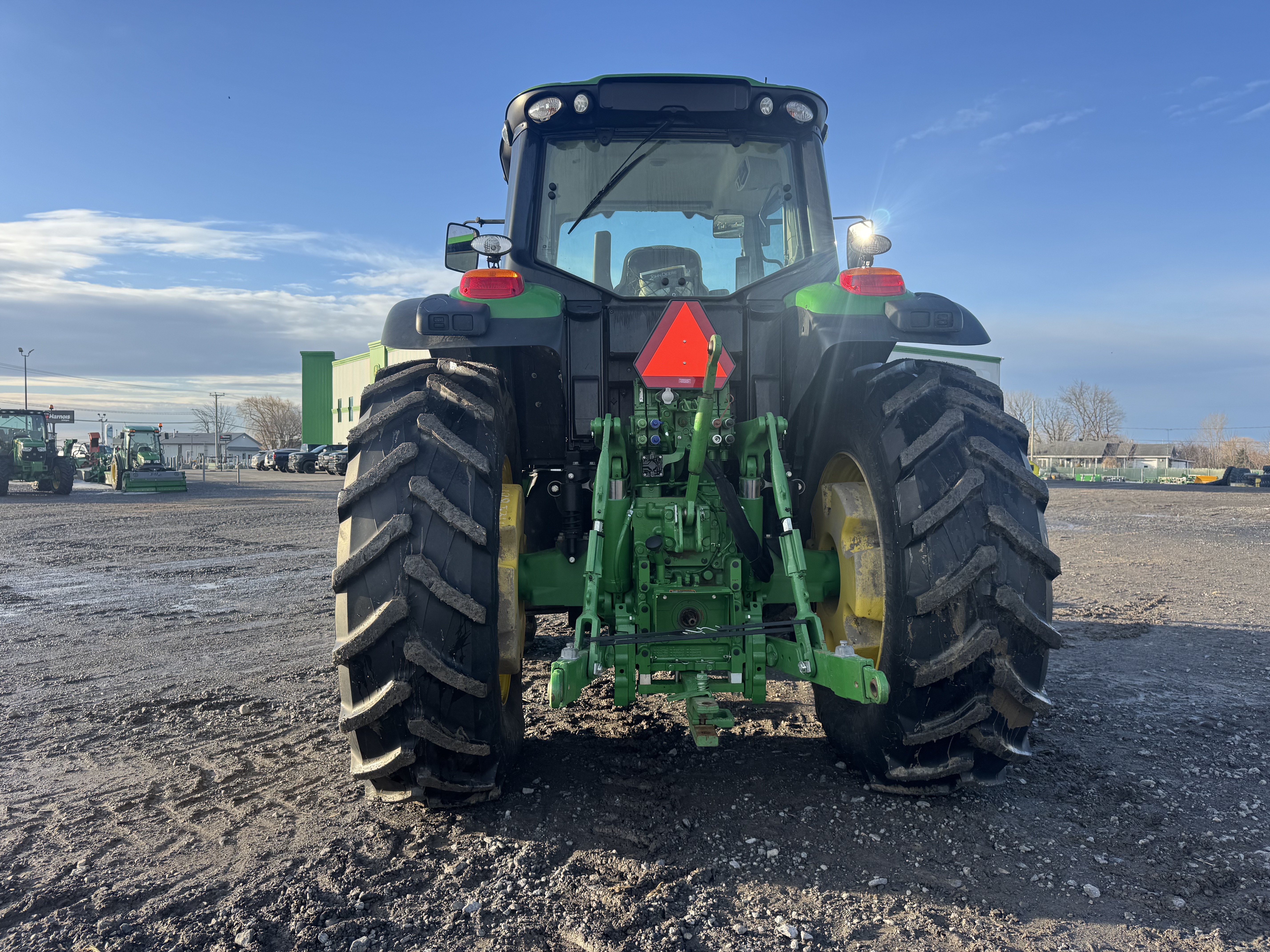 John Deere 6195M