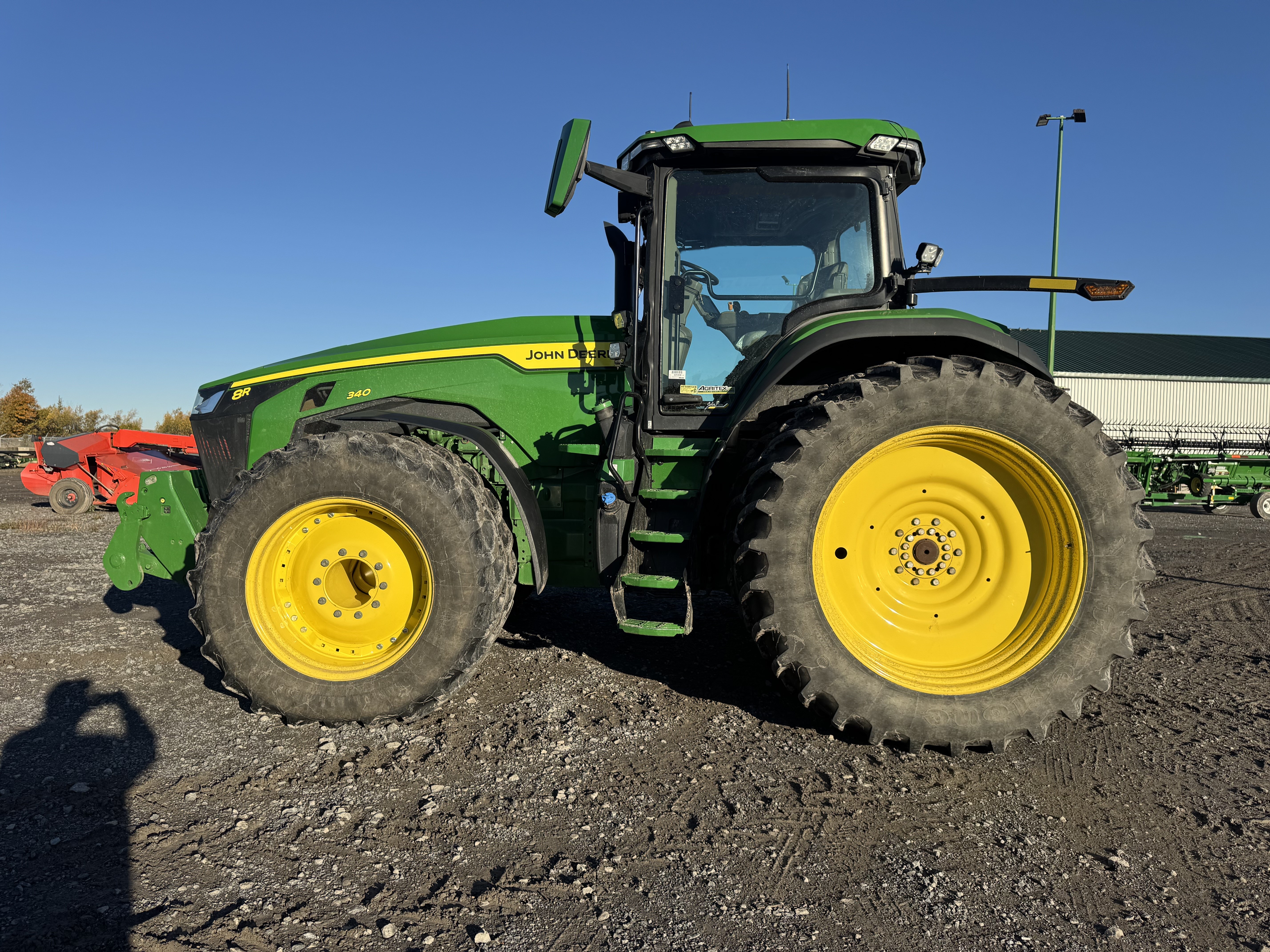 John Deere 8R 340 FRT HITCH PTO