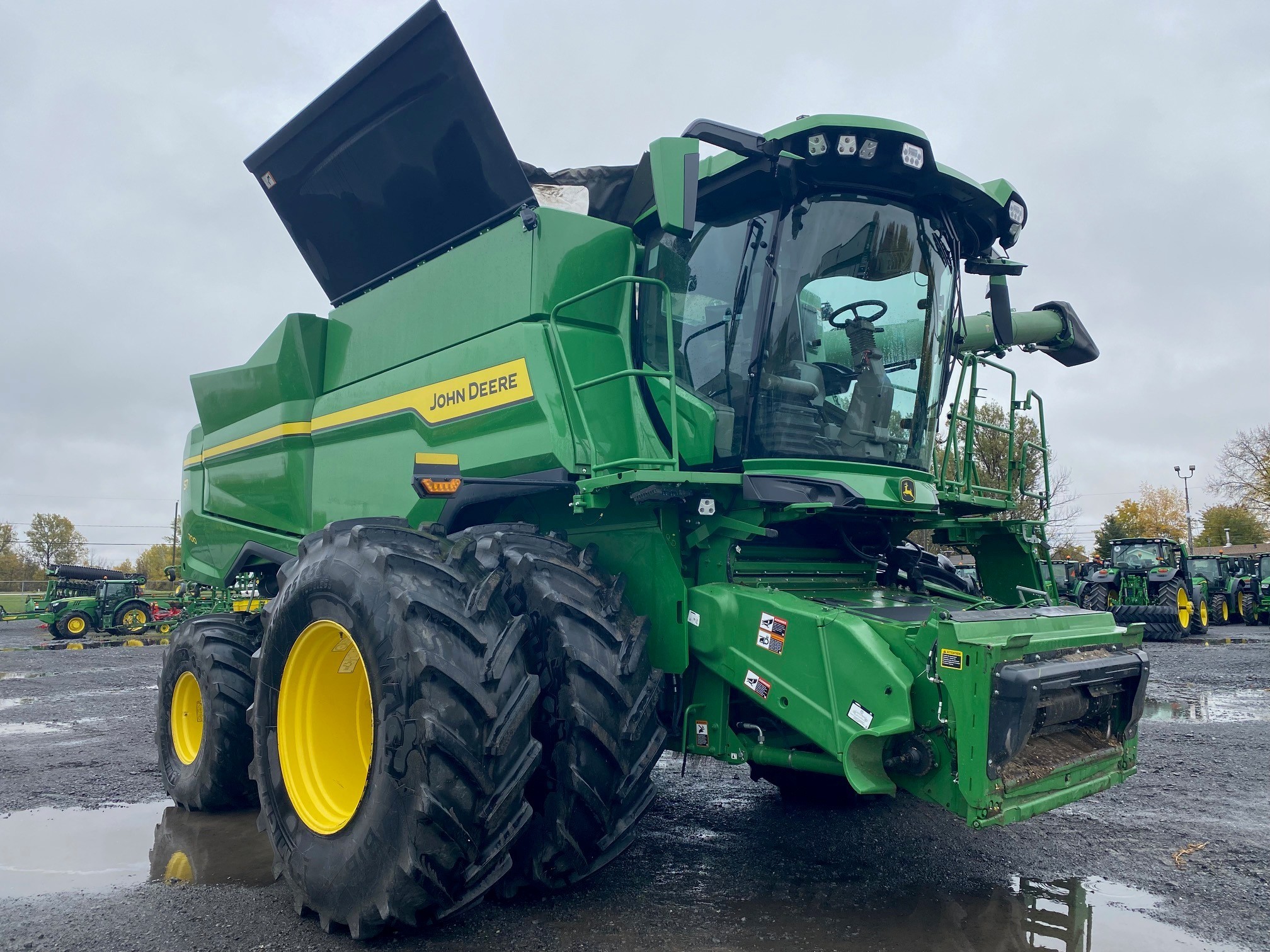 John Deere S7 700