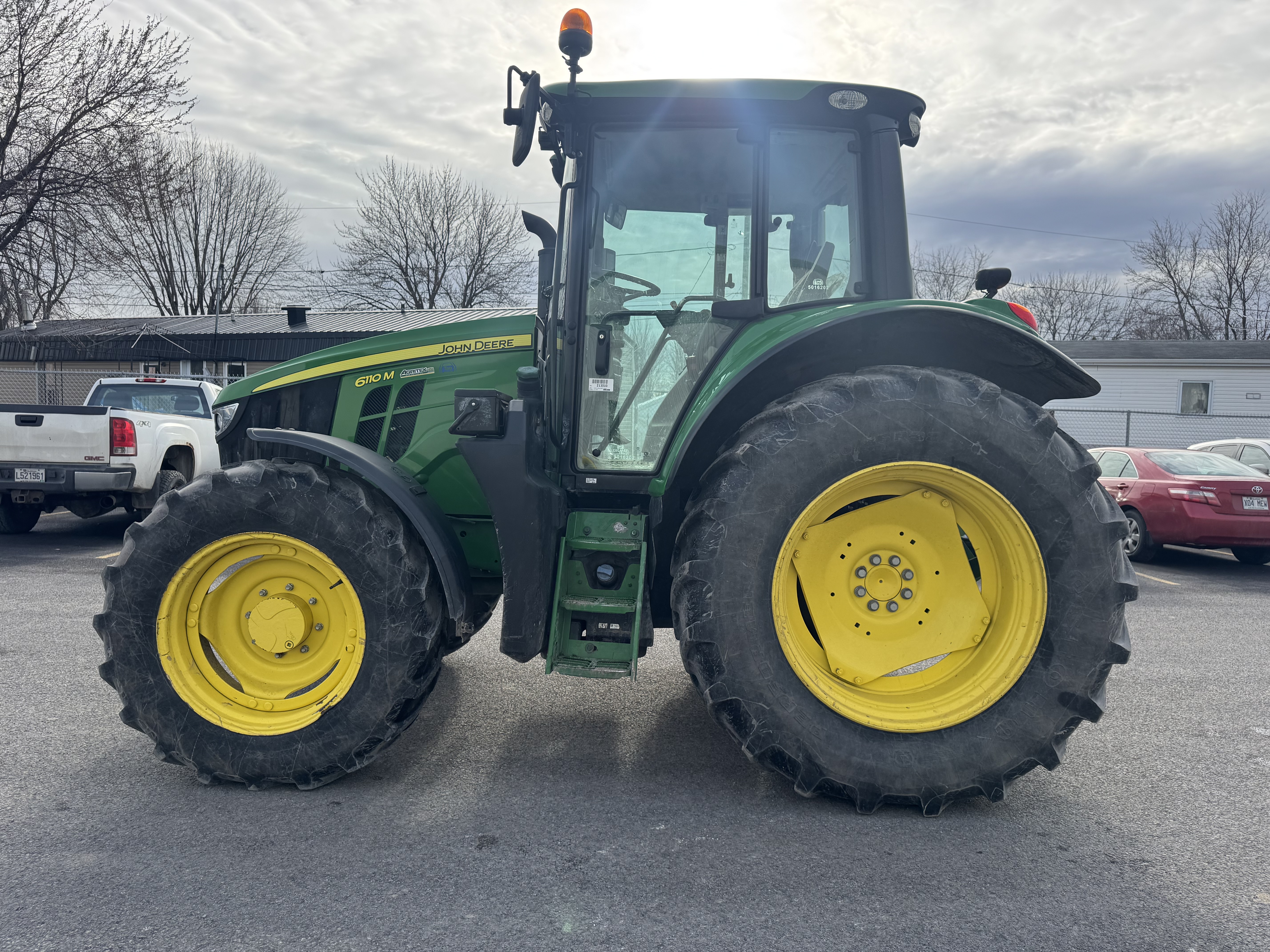 John Deere 6110M 