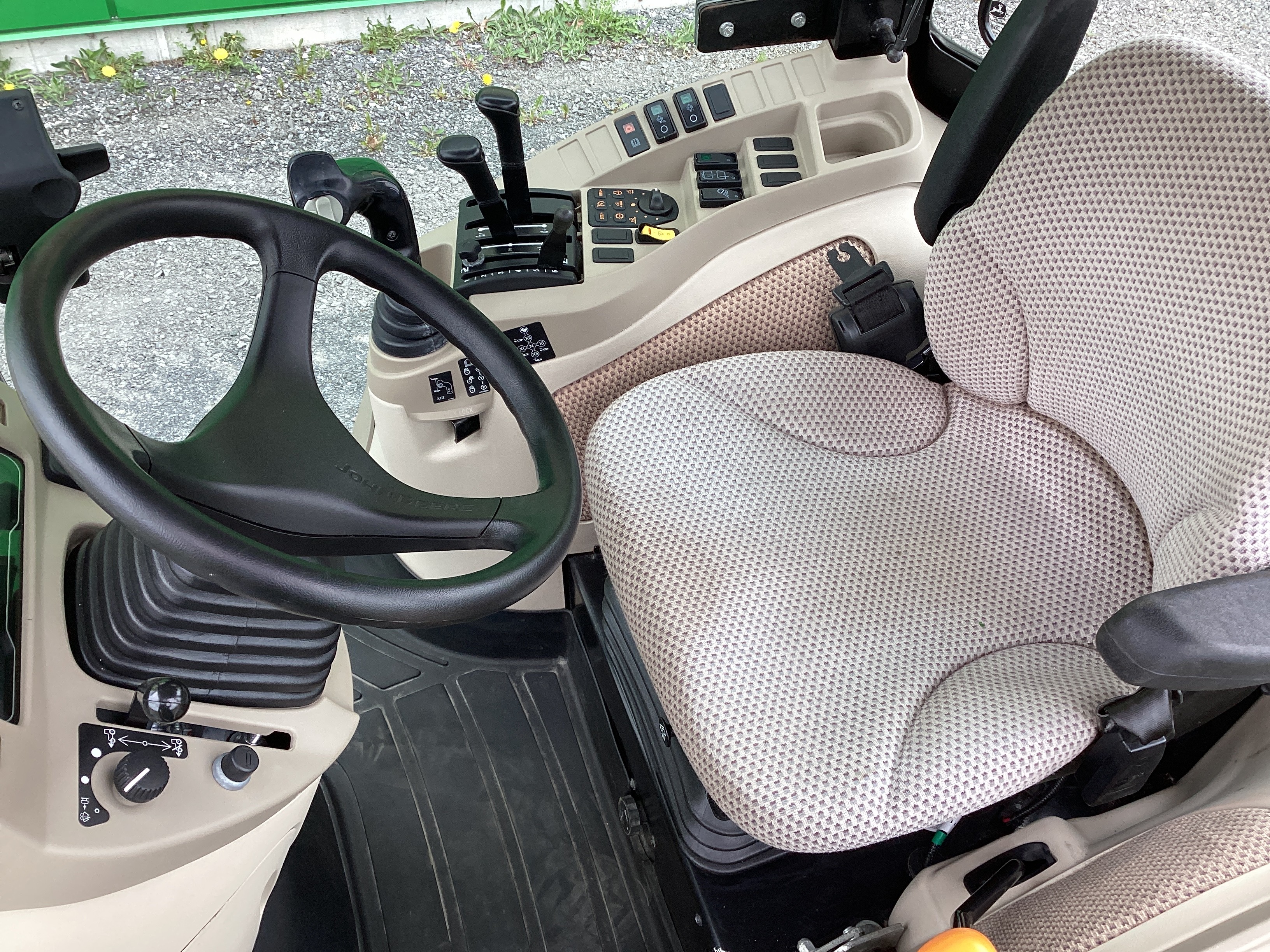 John Deere 4066R NOKIAN GRATTE