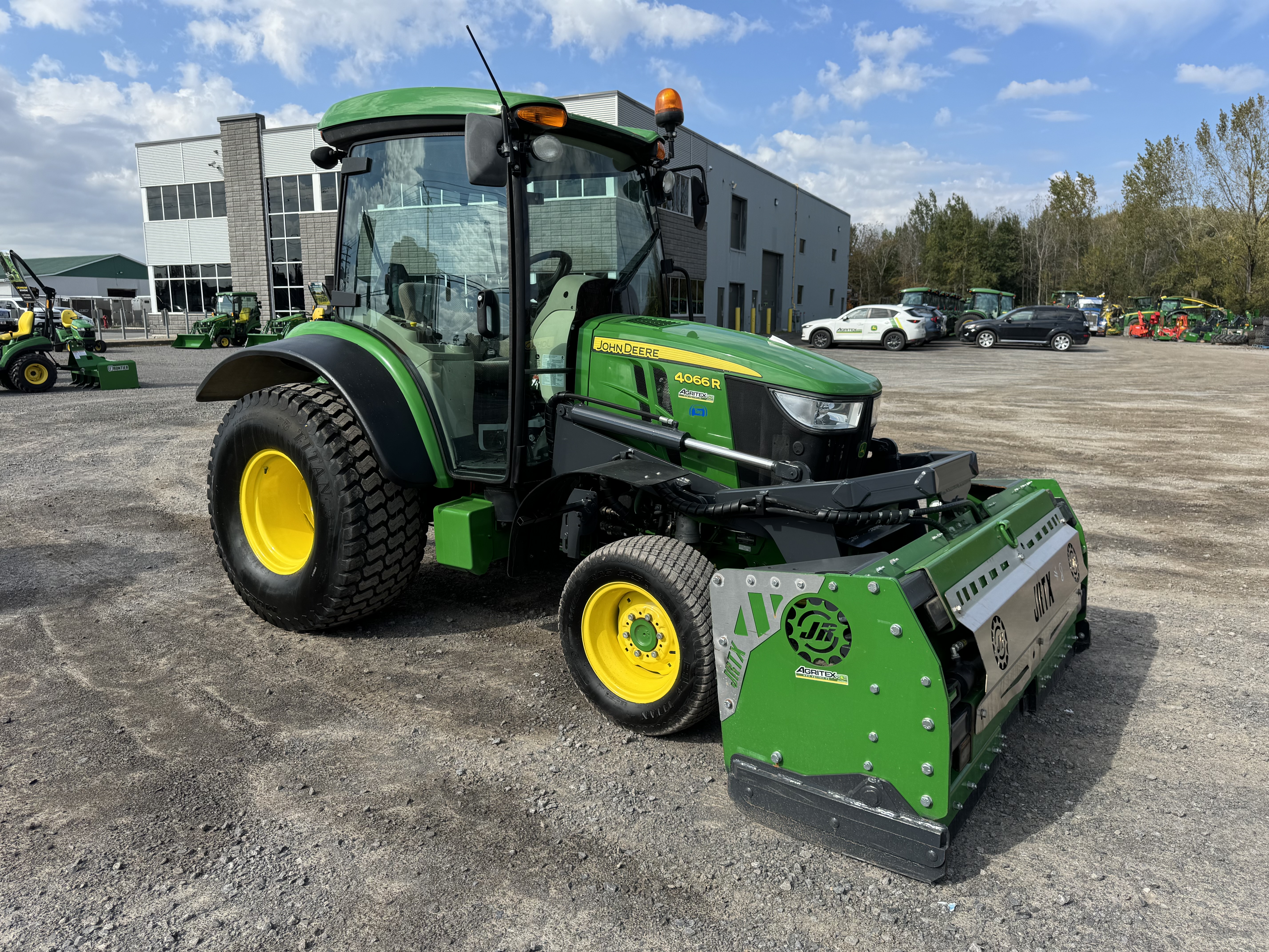 John Deere 4066R GRATTE TURF 