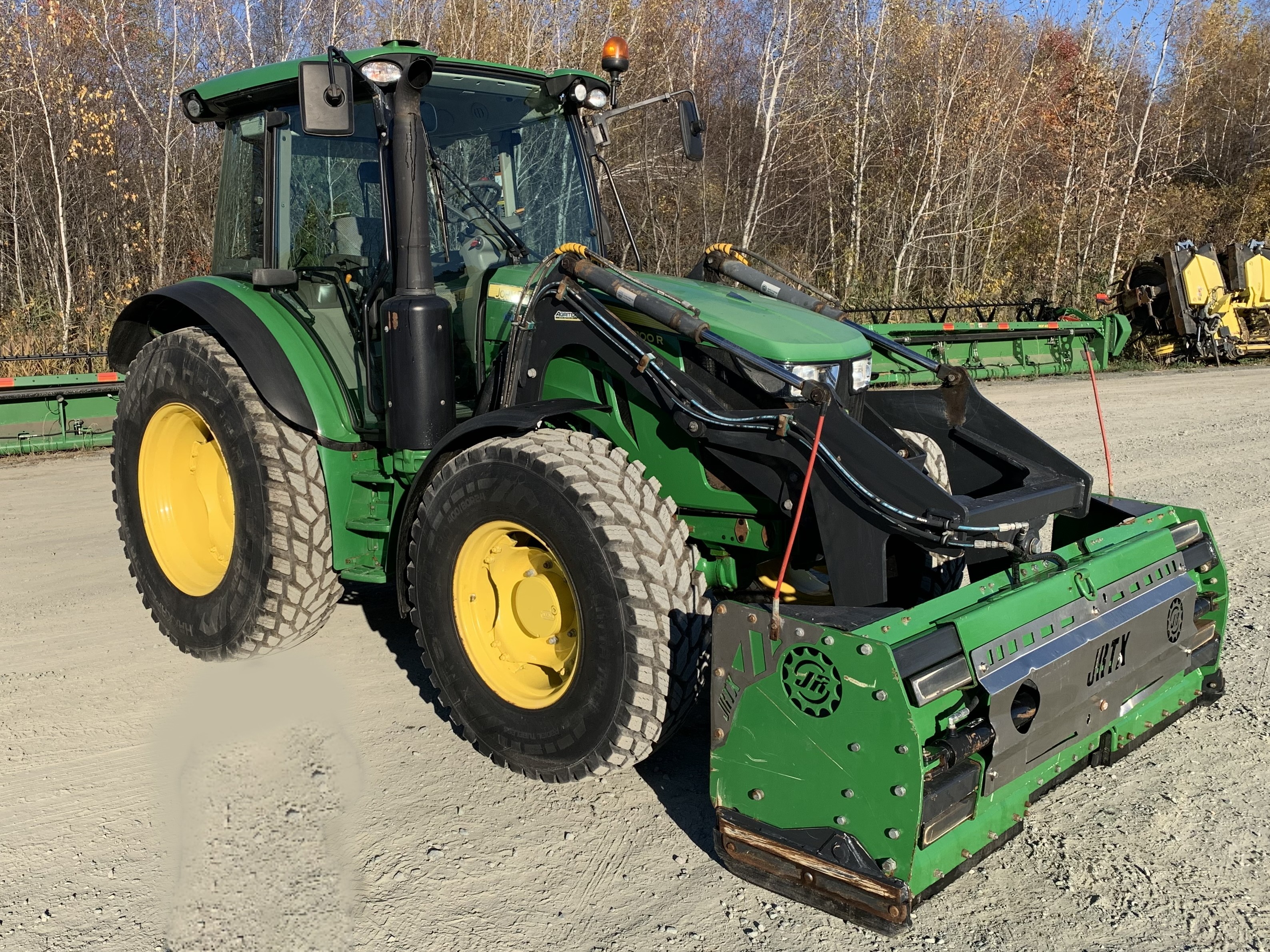 John Deere 5100R NOKIAN JRTX