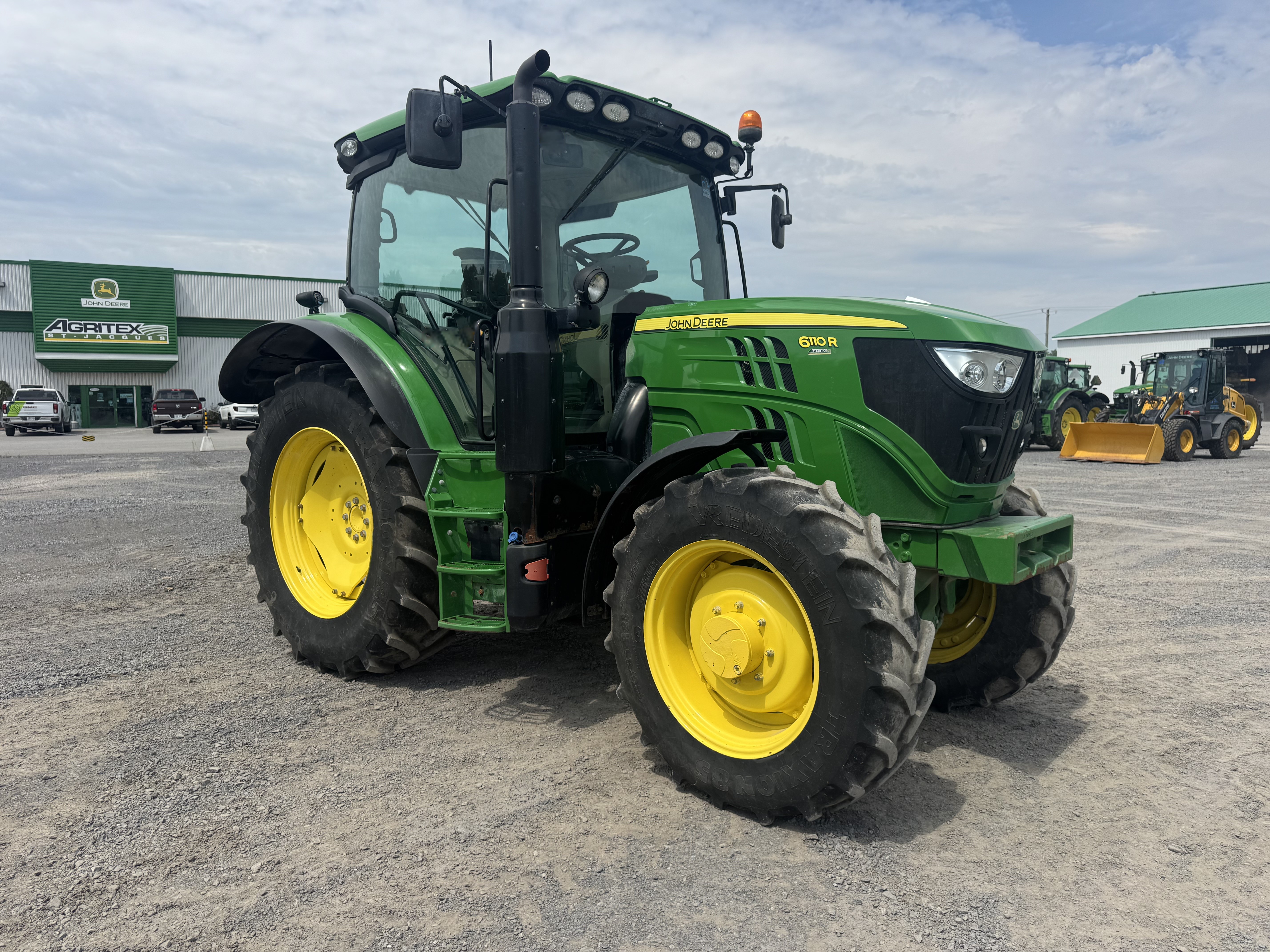 John Deere 6110R
