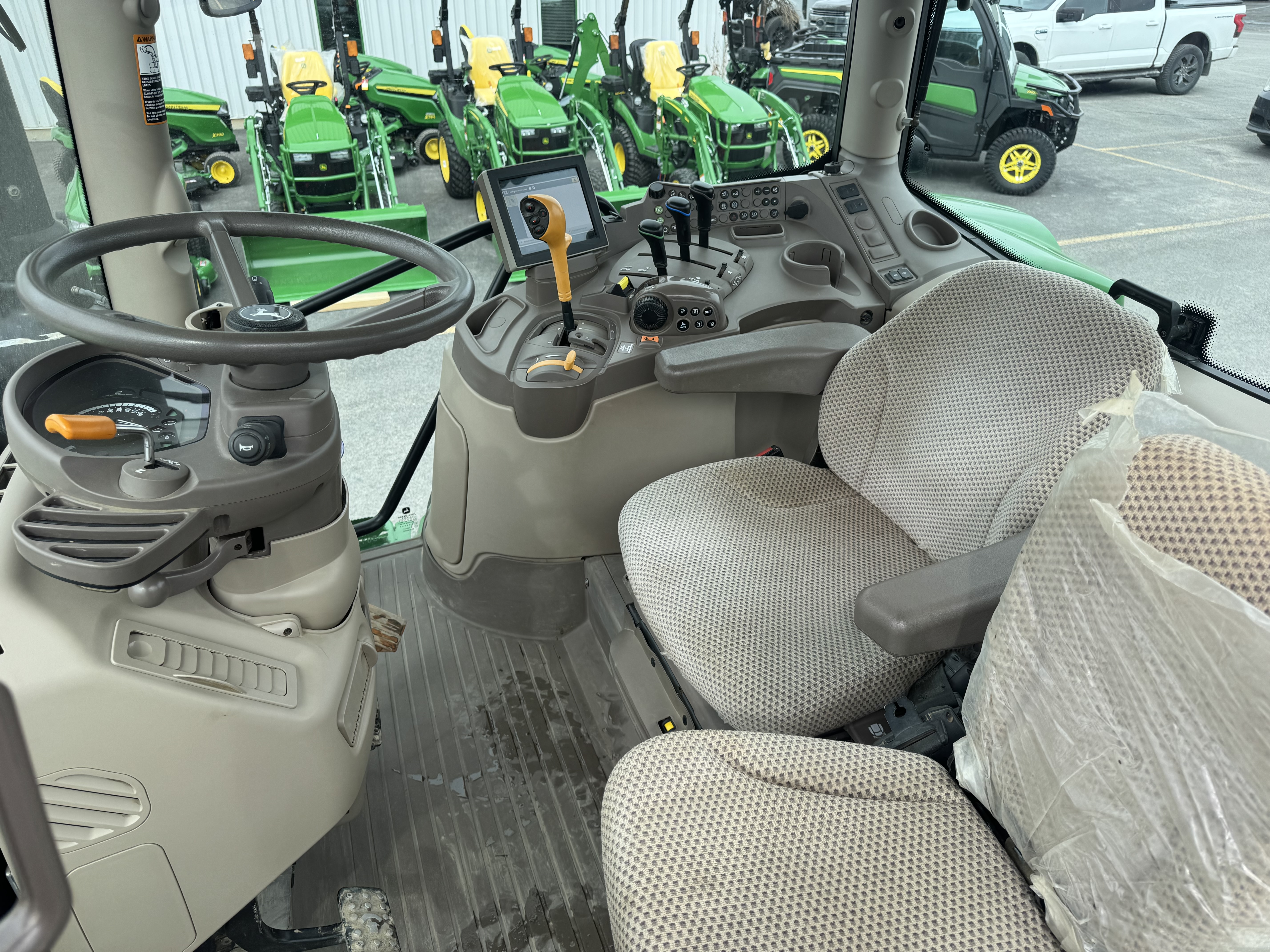 John Deere 6120R