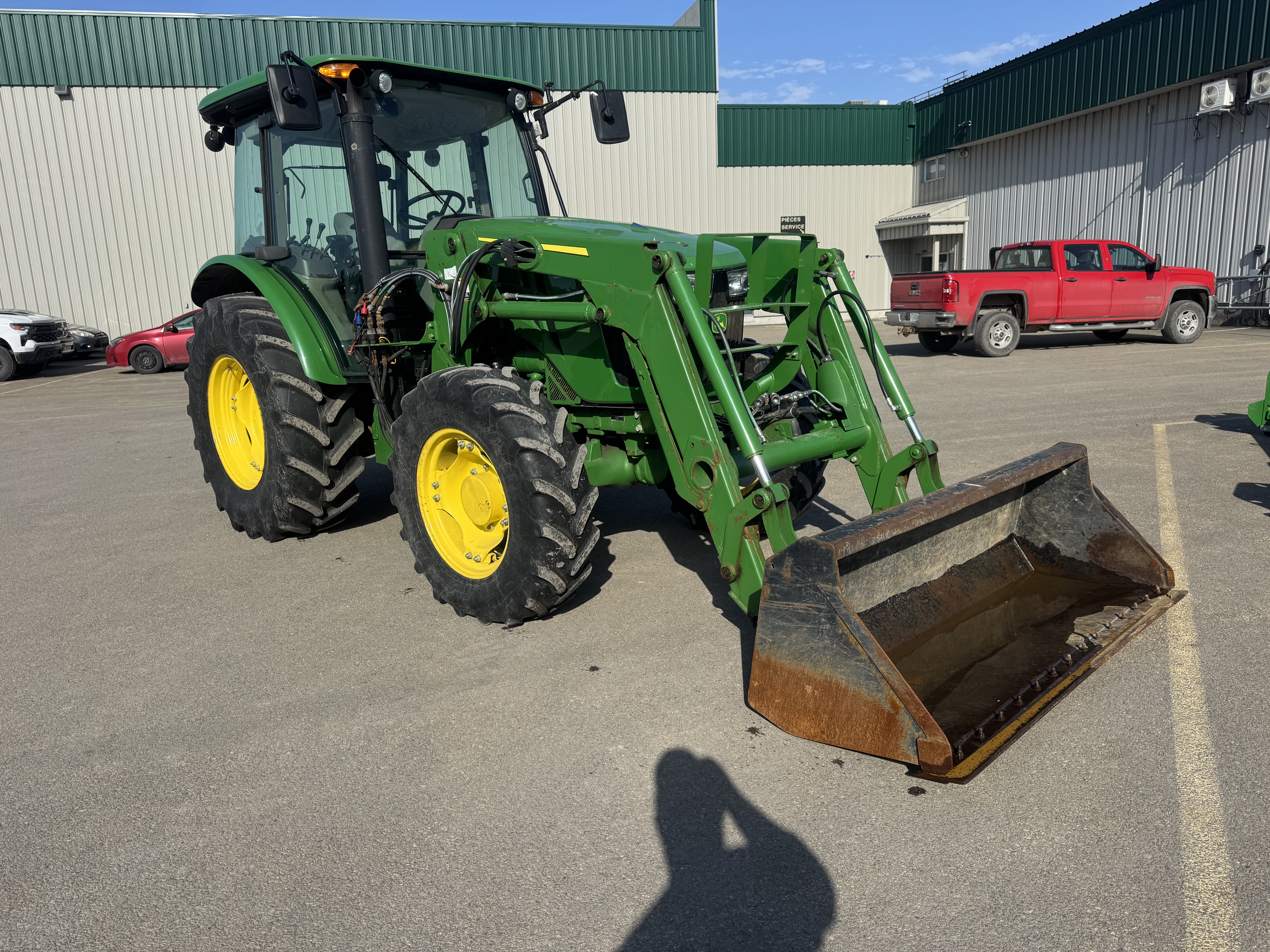 John Deere 5085E