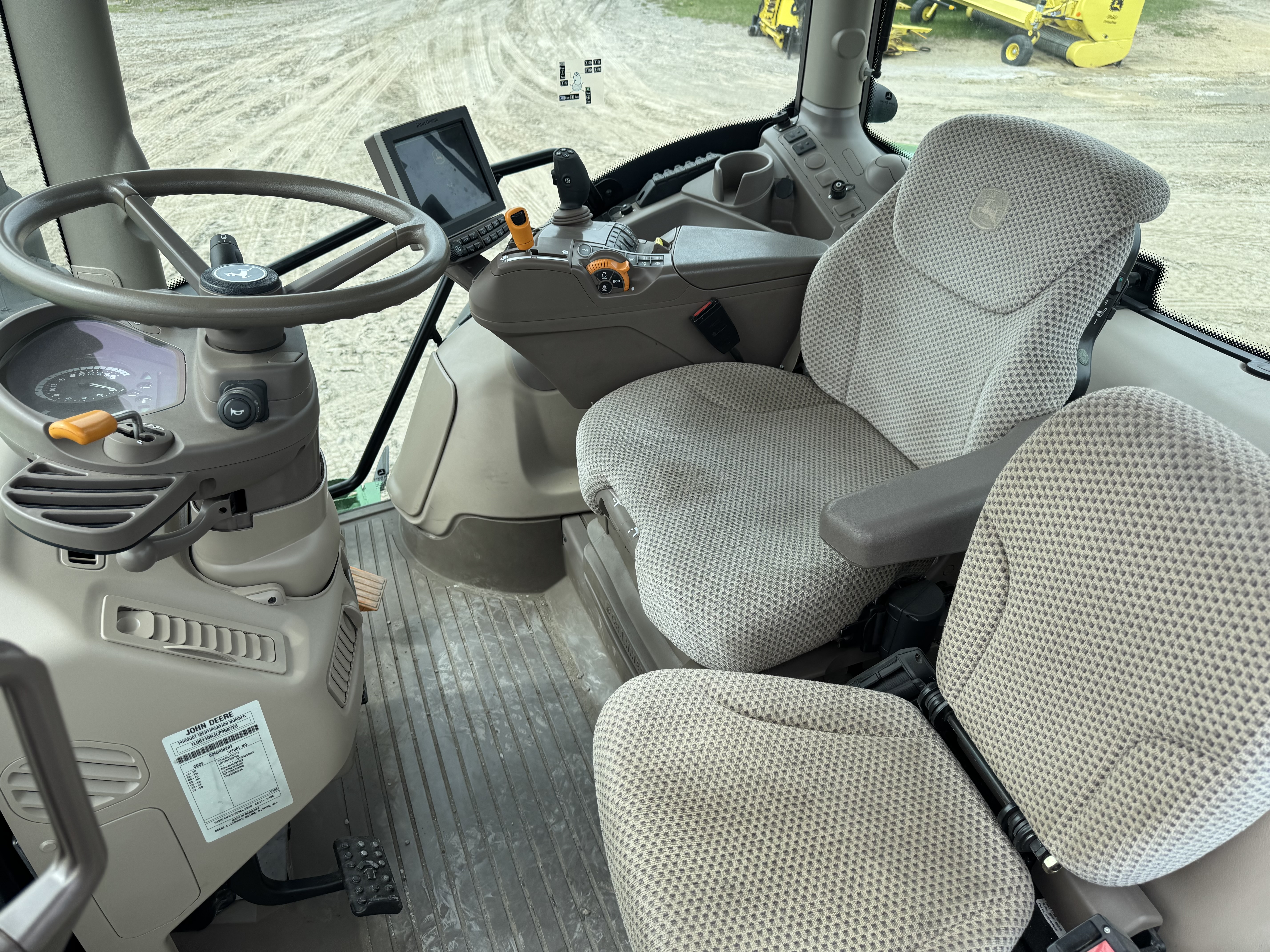 John Deere 6110R LOADER NSL