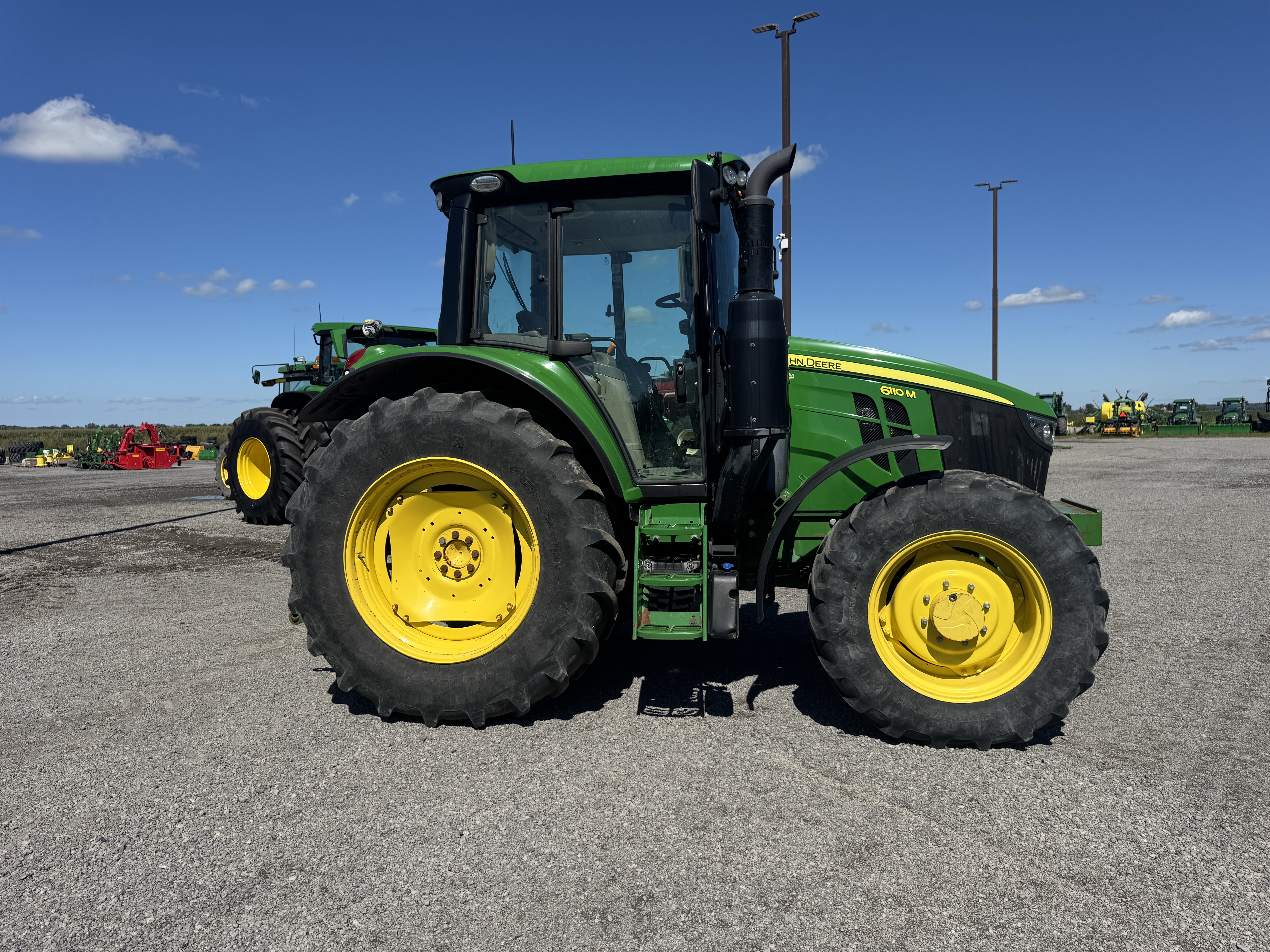 John Deere 6110M
