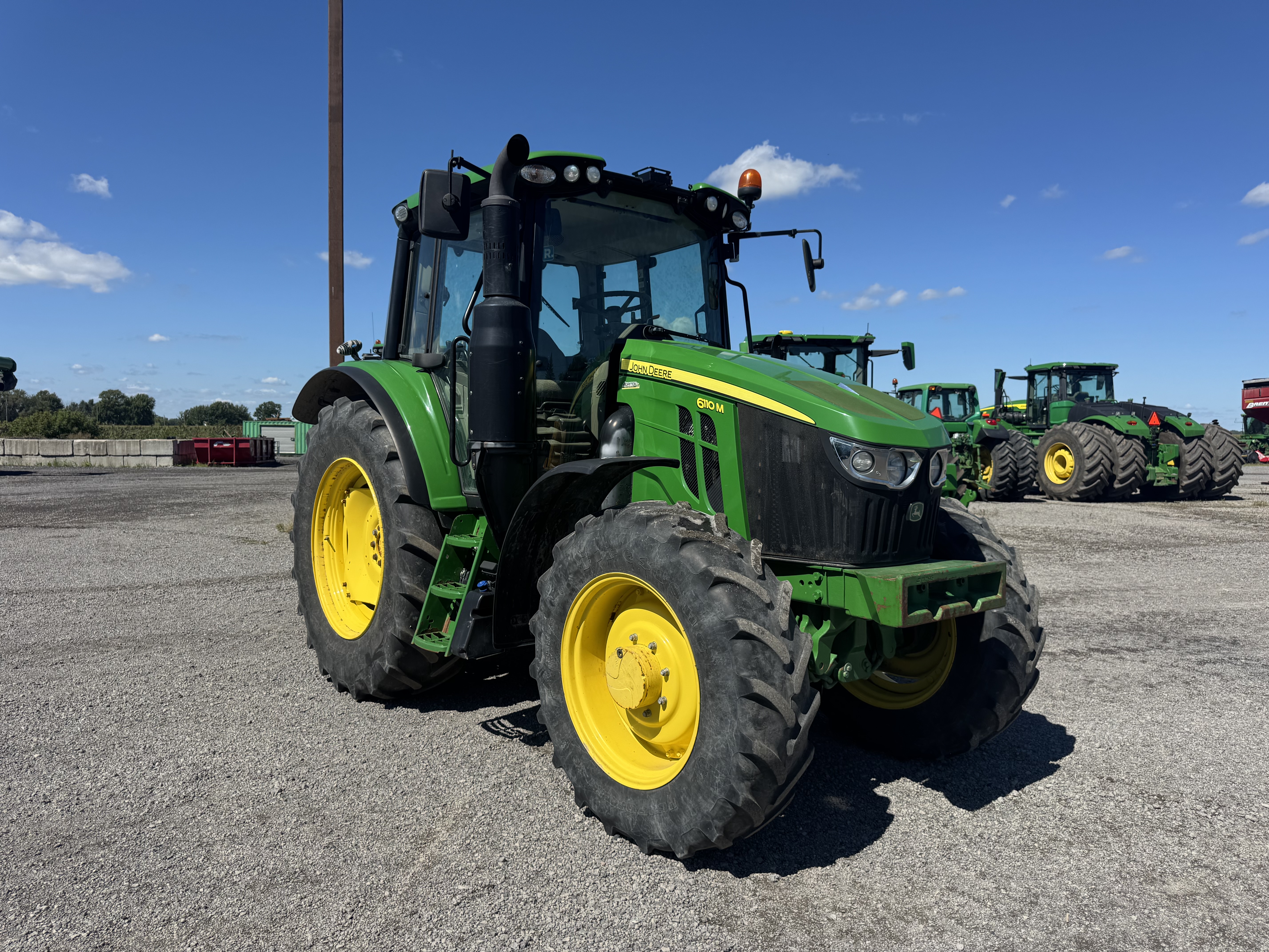 John Deere 6110M