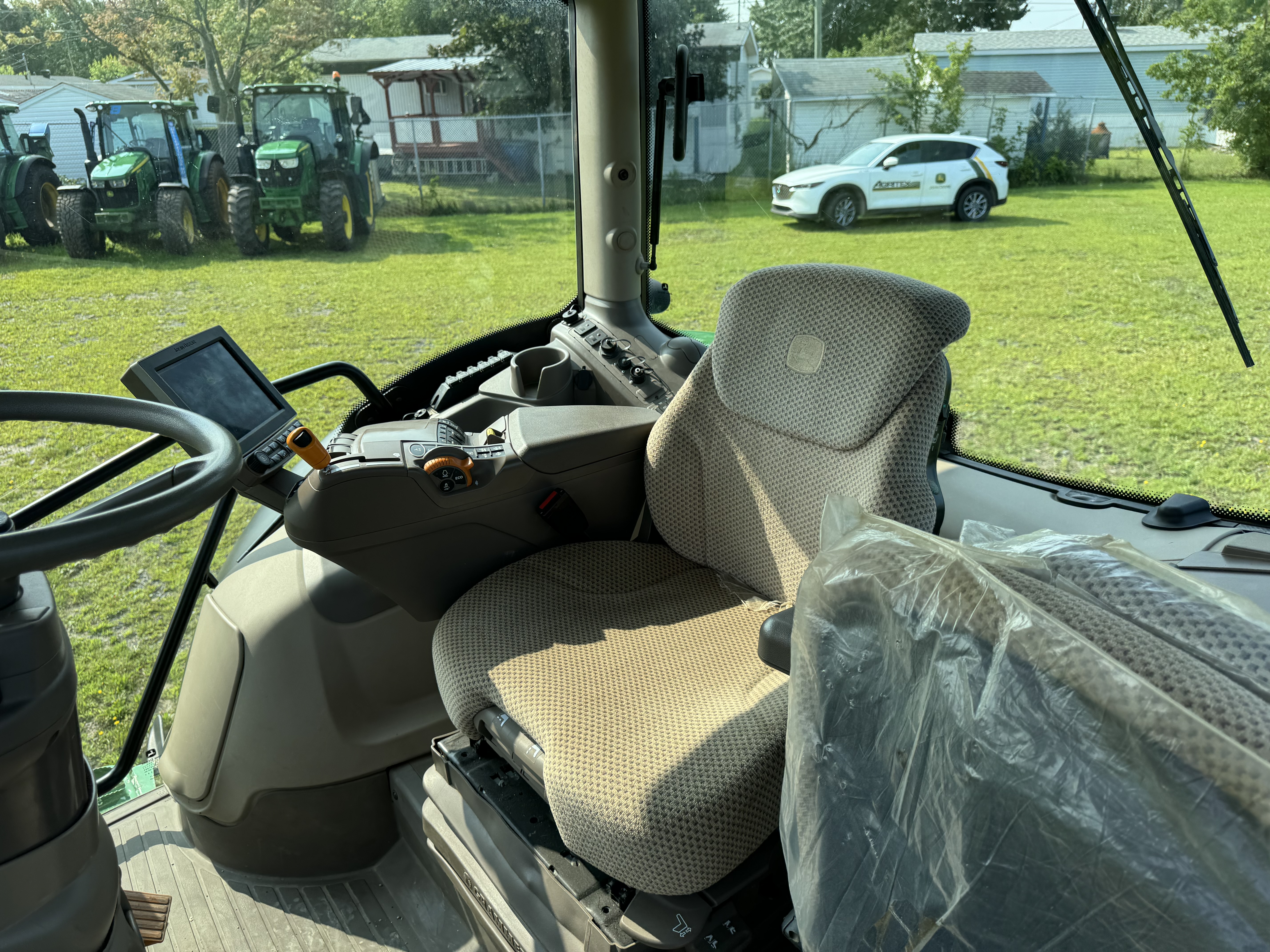 John Deere 6110R 