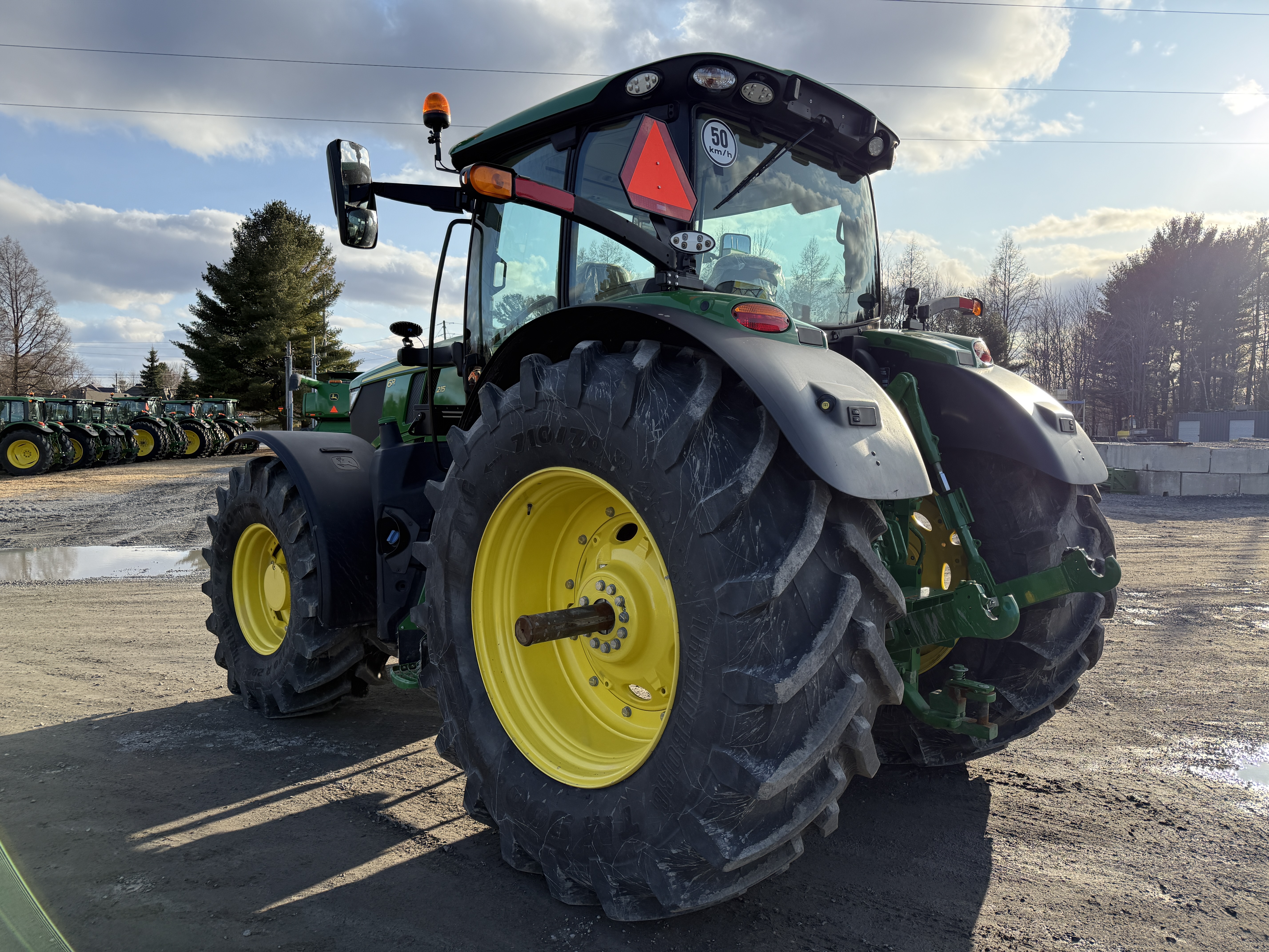 John Deere 6R 215 FRT HITCH PTO   