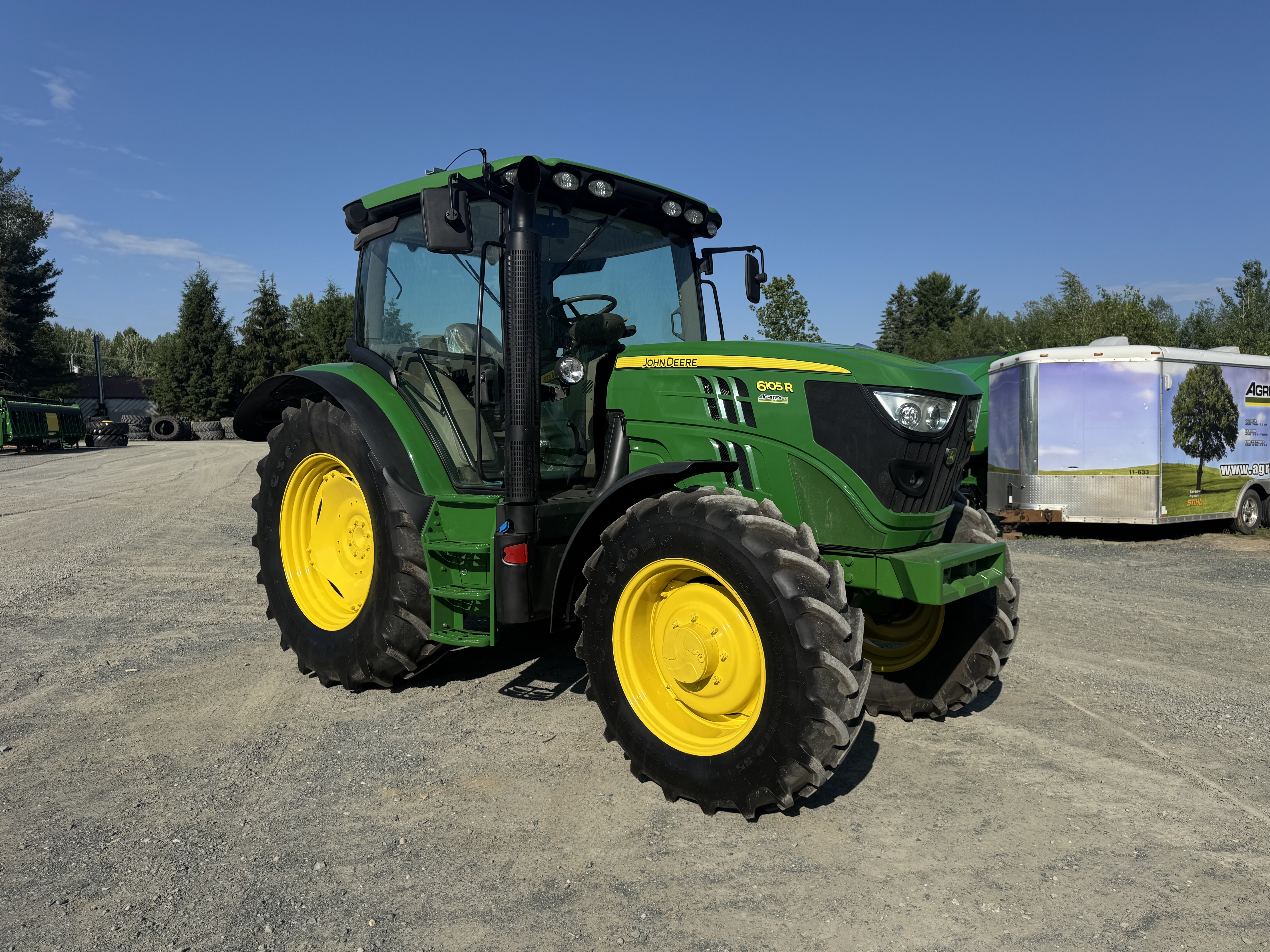 John Deere 6105R   