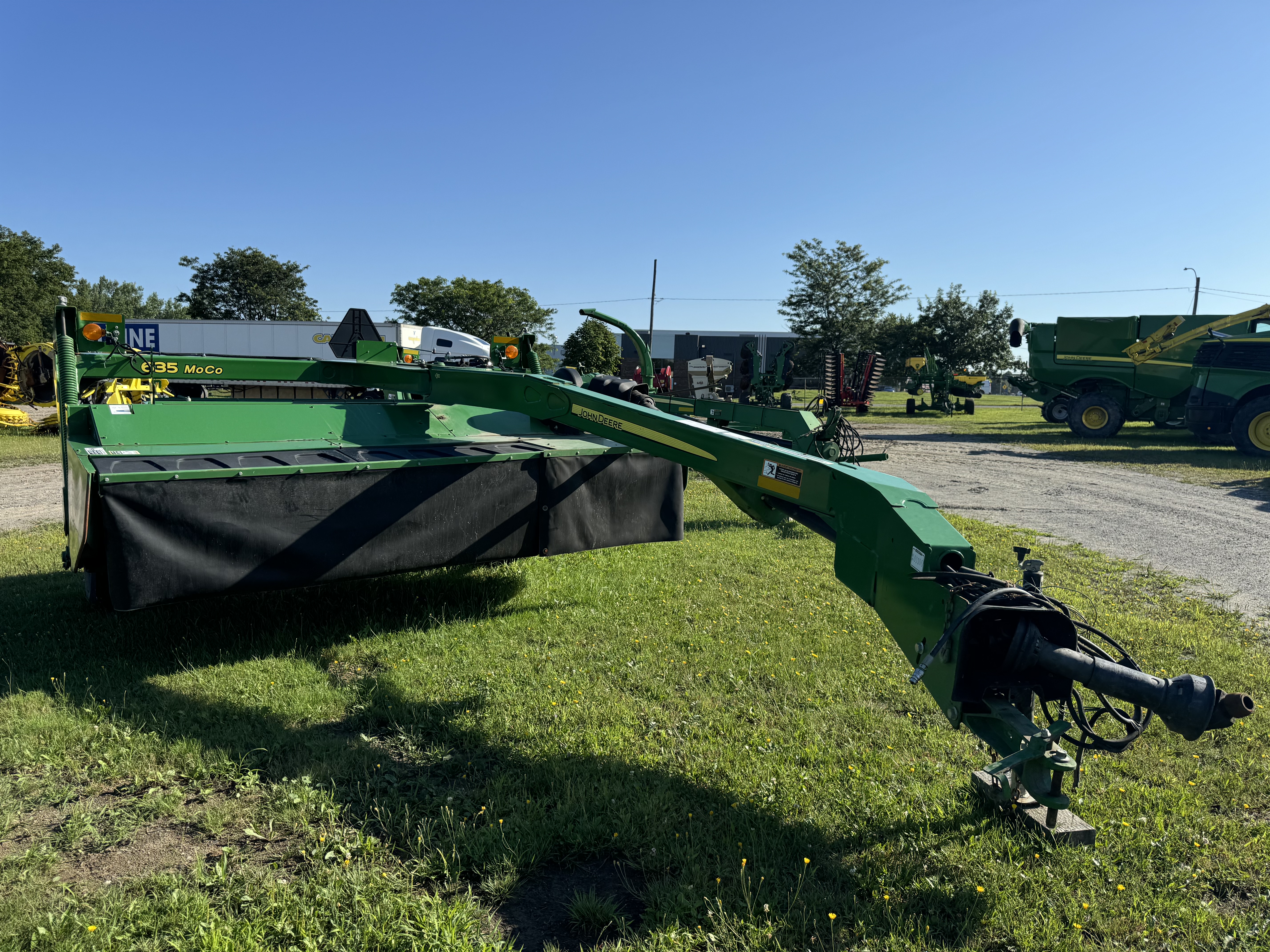 John Deere 635
