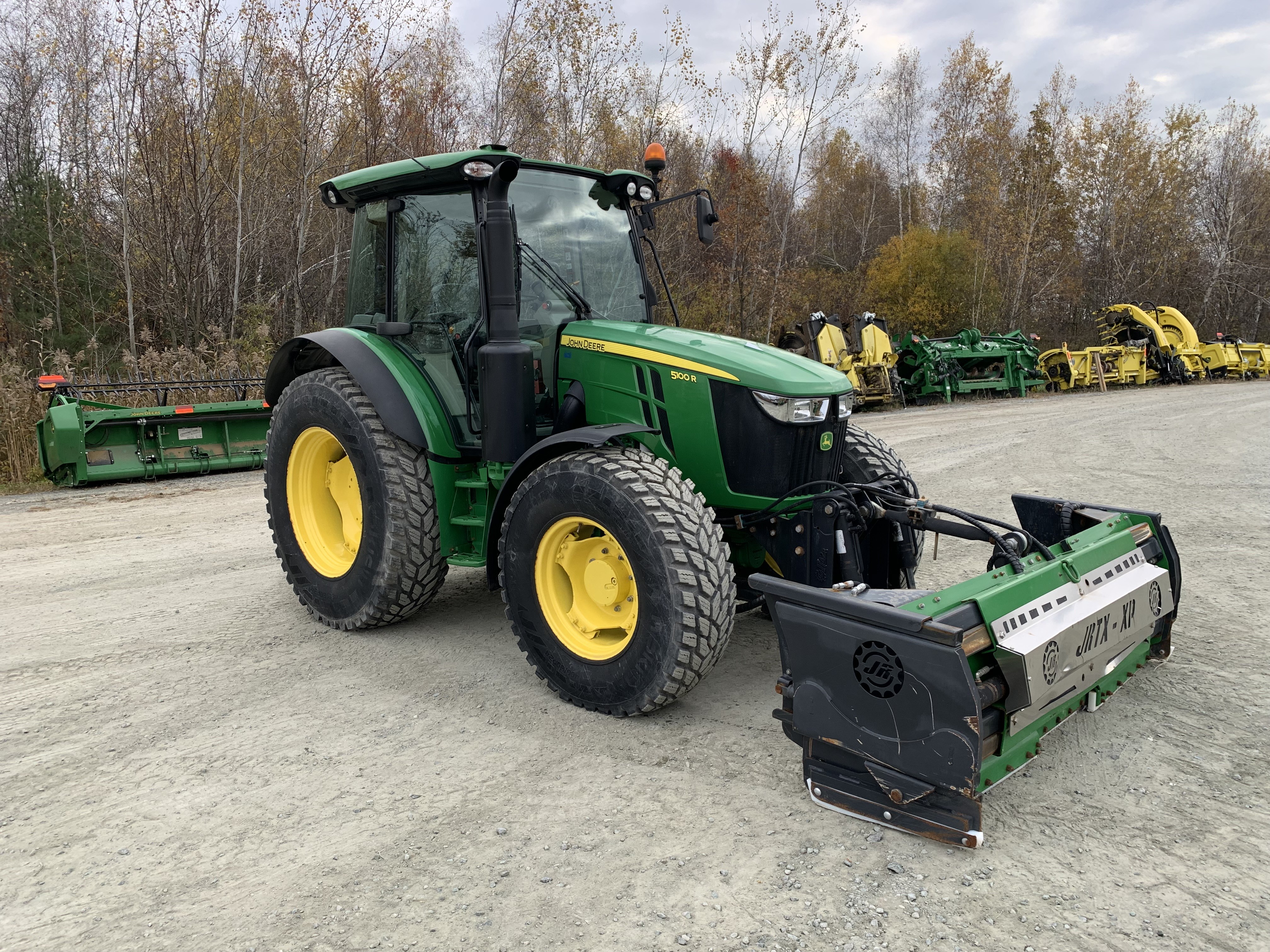 John Deere 5100R NOKIAN JRTX-XP