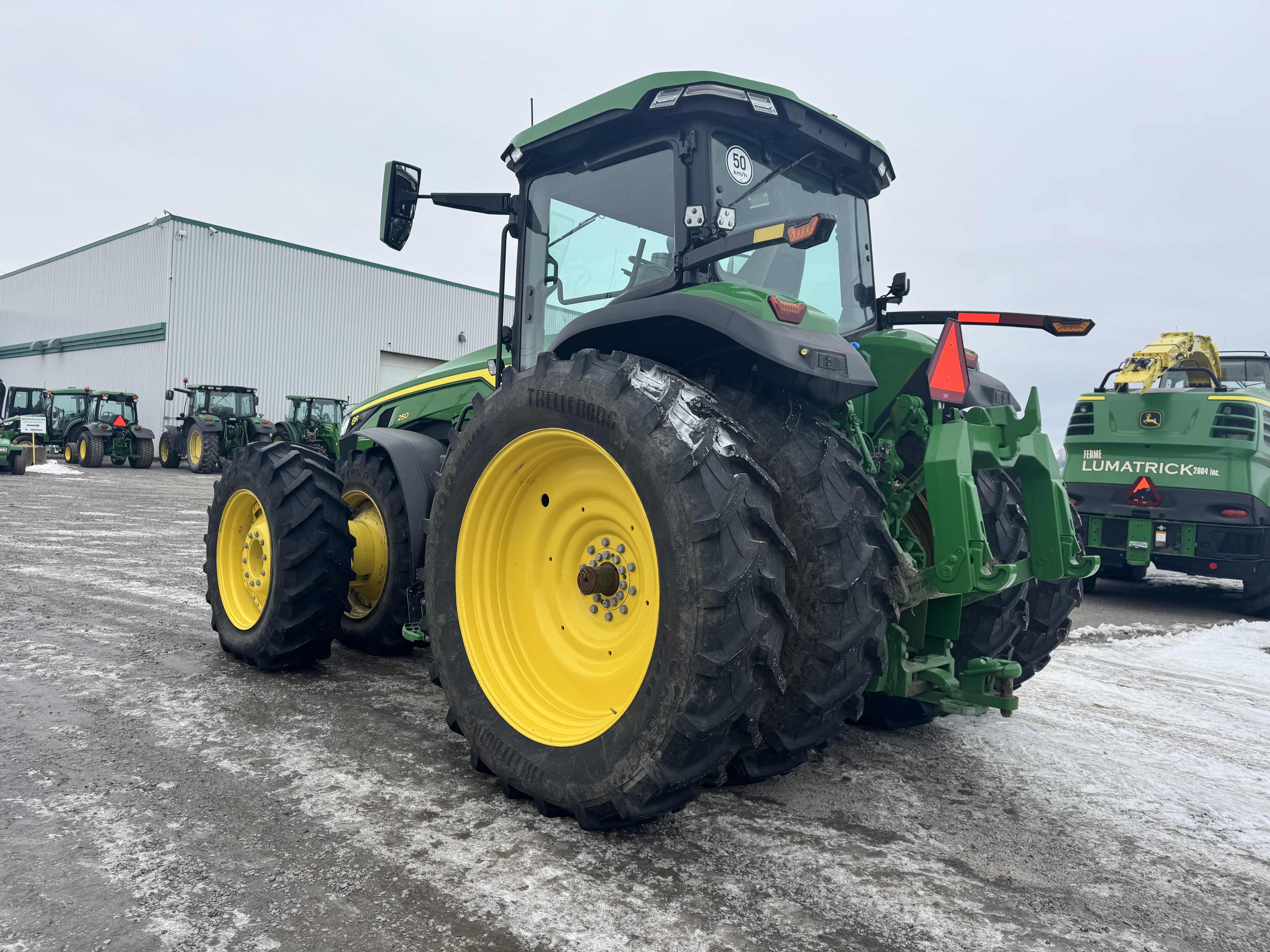 John Deere 8R 250