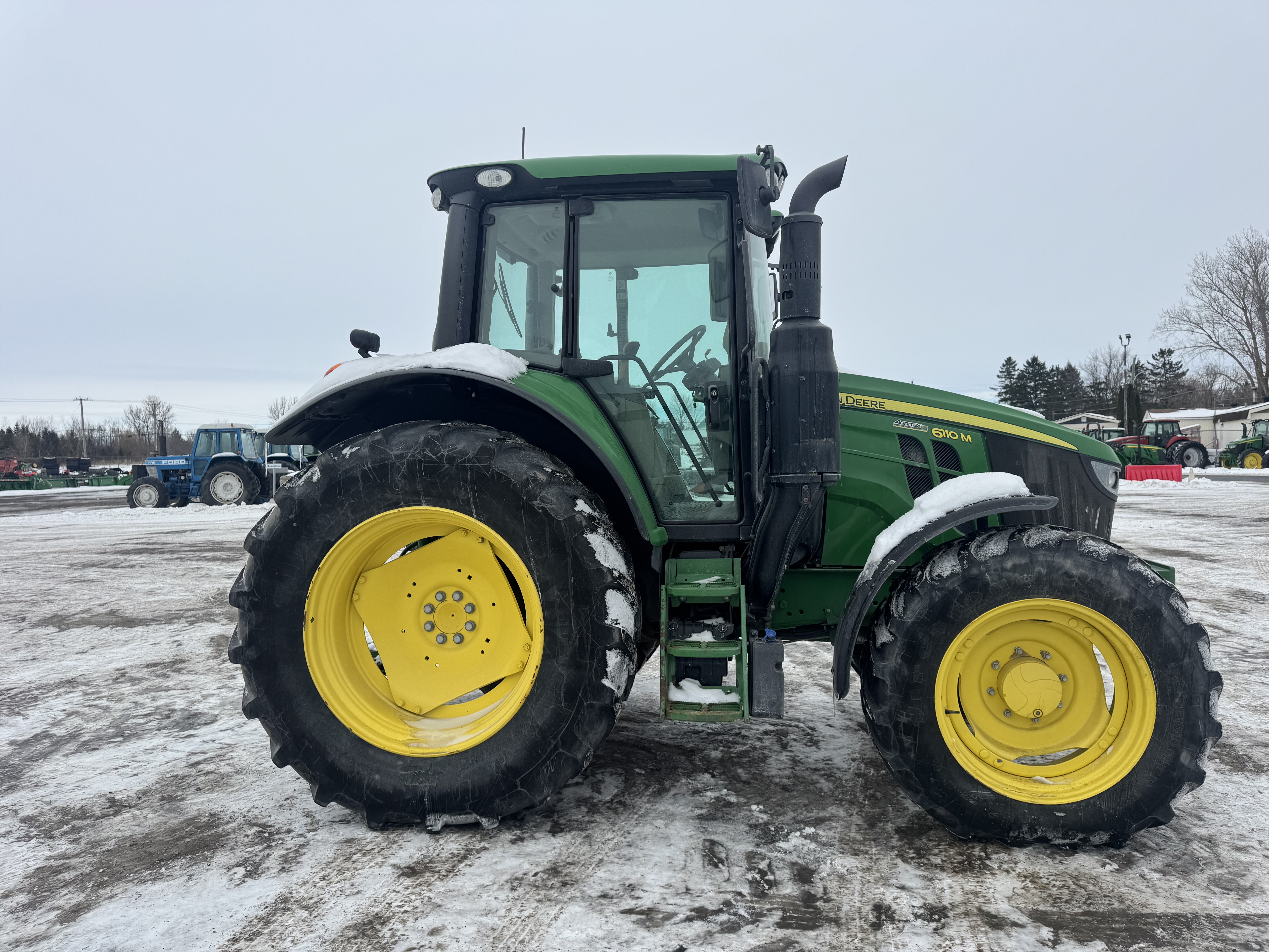 John Deere 6110M 